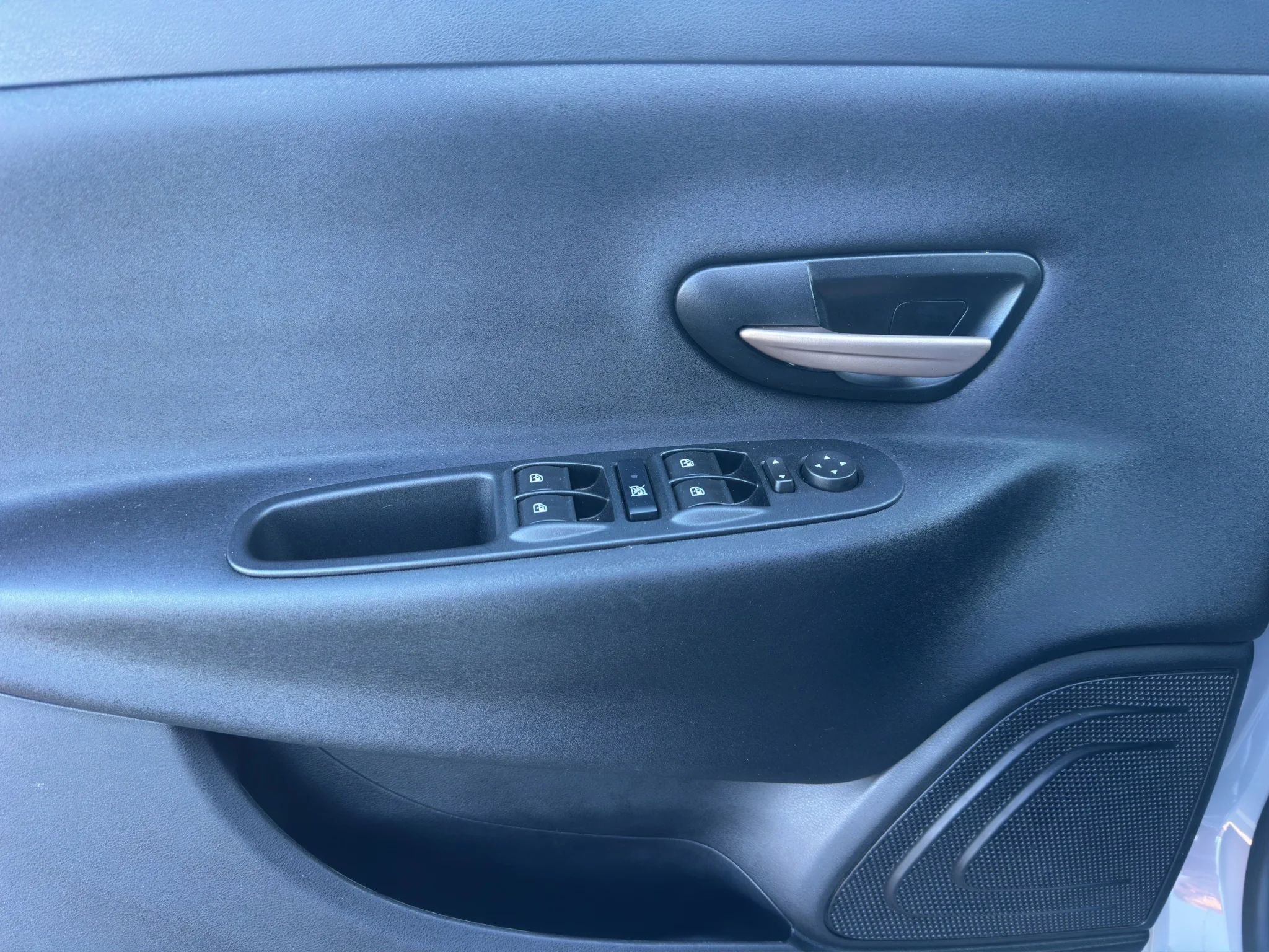 Lancia Ypsilon 1.0 HYBRID ALBERTA FERRETTI 2023 — foto 12 di 20