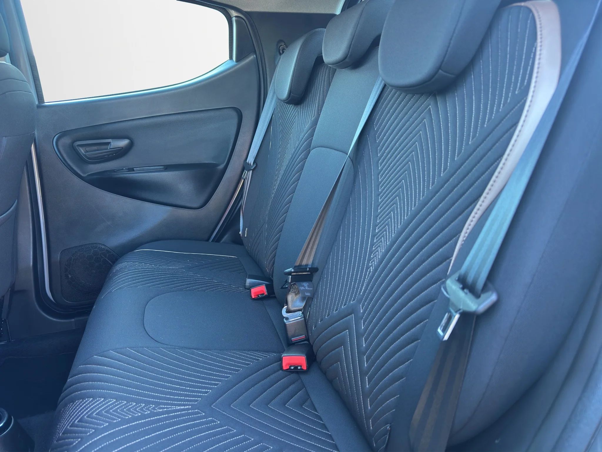 Lancia Ypsilon 1.0 HYBRID ALBERTA FERRETTI 2023 — foto 13 di 20