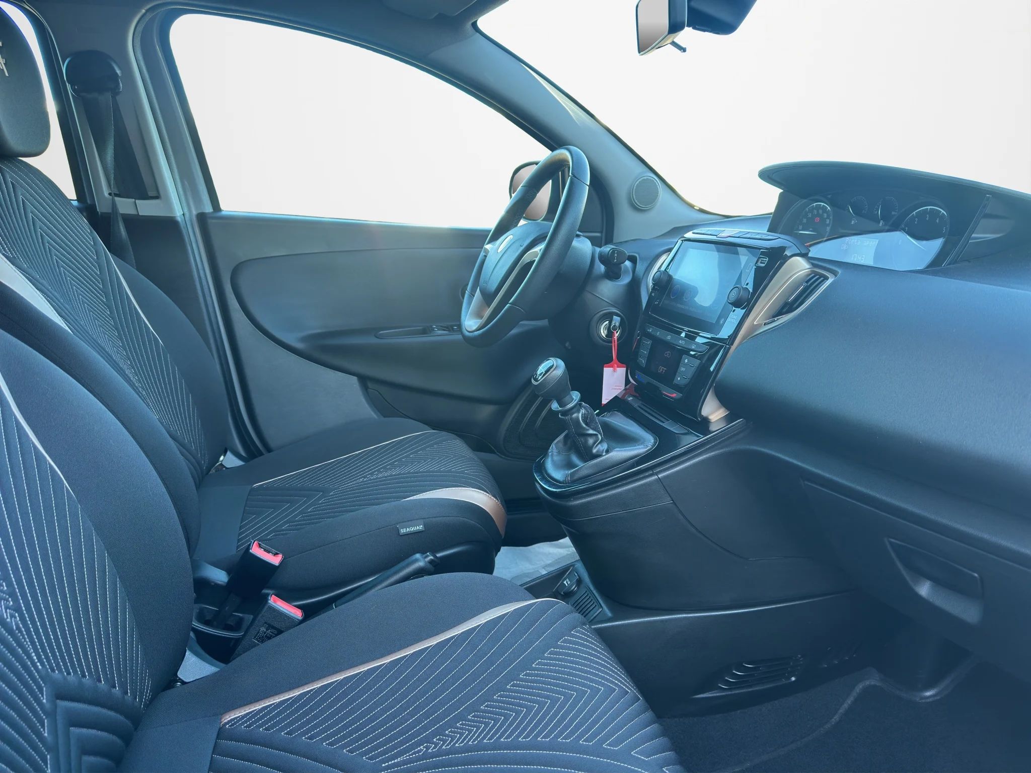 Lancia Ypsilon 1.0 HYBRID ALBERTA FERRETTI 2023 — foto 18 di 20
