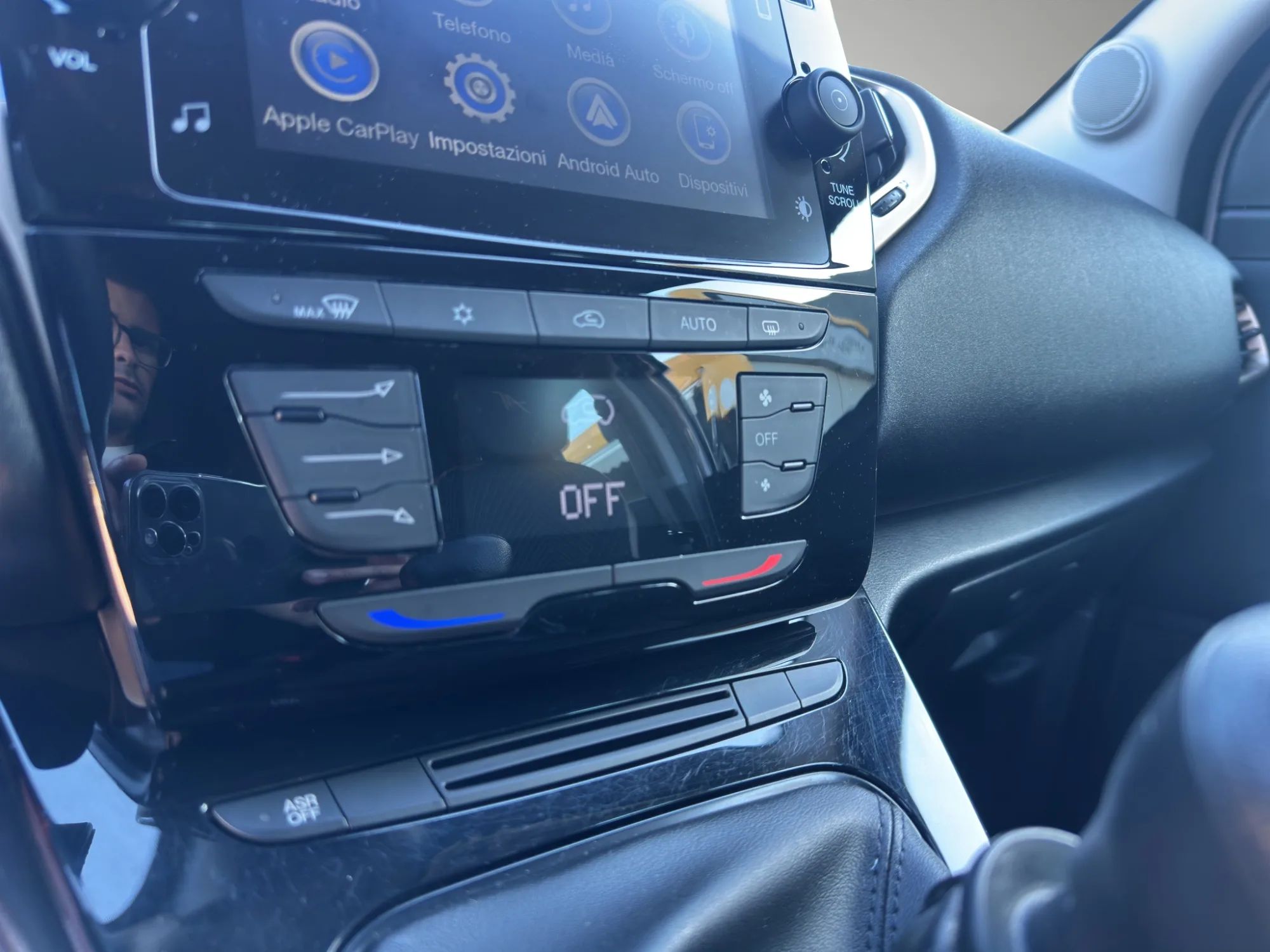Lancia Ypsilon 1.0 HYBRID ALBERTA FERRETTI 2023 — foto 16 di 20
