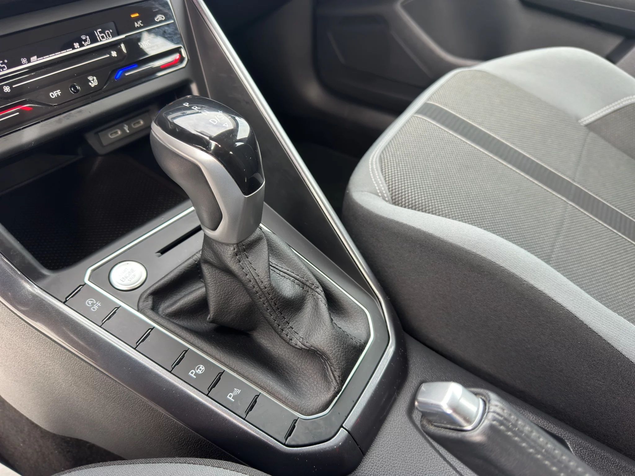Volkswagen Polo 1.0 TSI STYLE DSG 2023 — foto 17 di 23