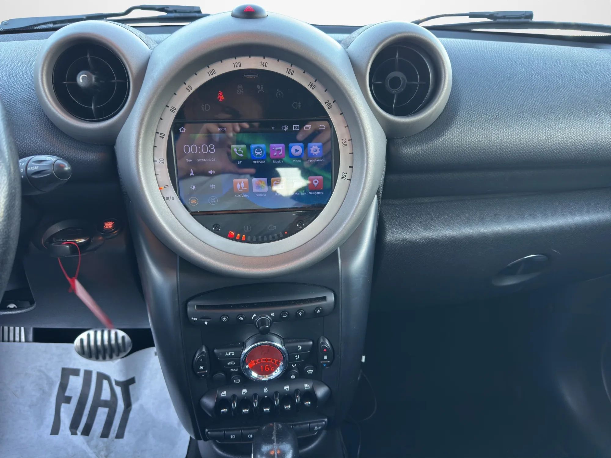 Mini Countryman Cooper SD 2.0 143 Cv. 4ALL 2012 — foto 15 di 20