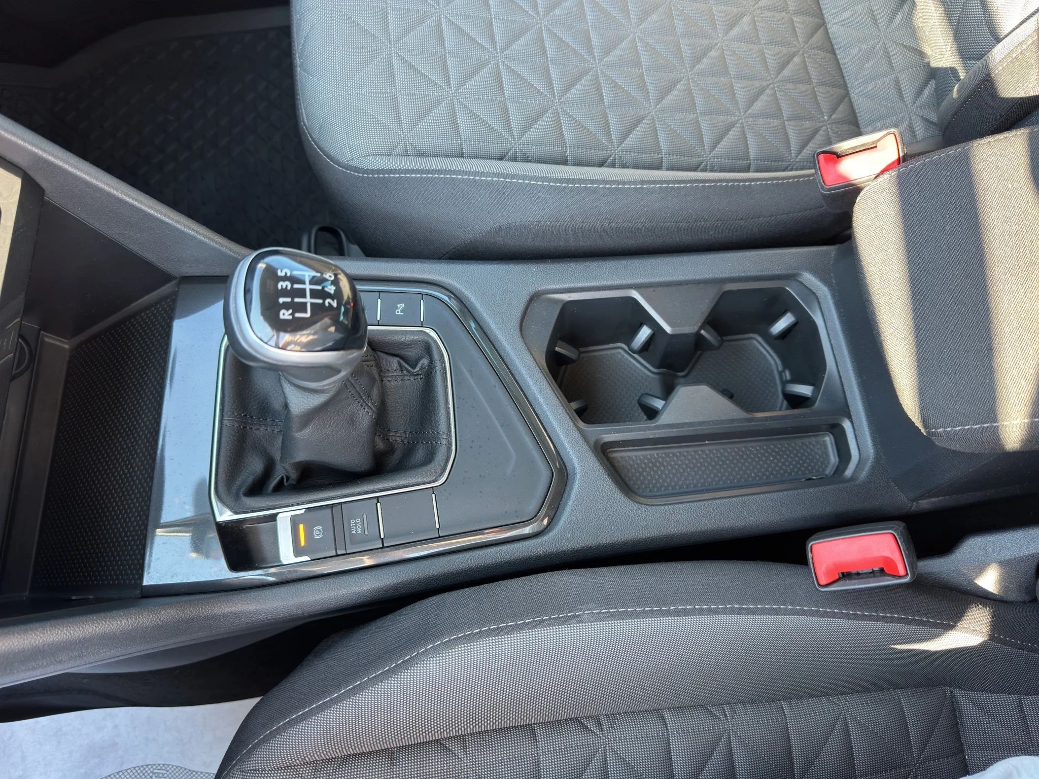 Volkswagen Tiguan 2.0 TDI LIFE 2023 — foto 17 di 20