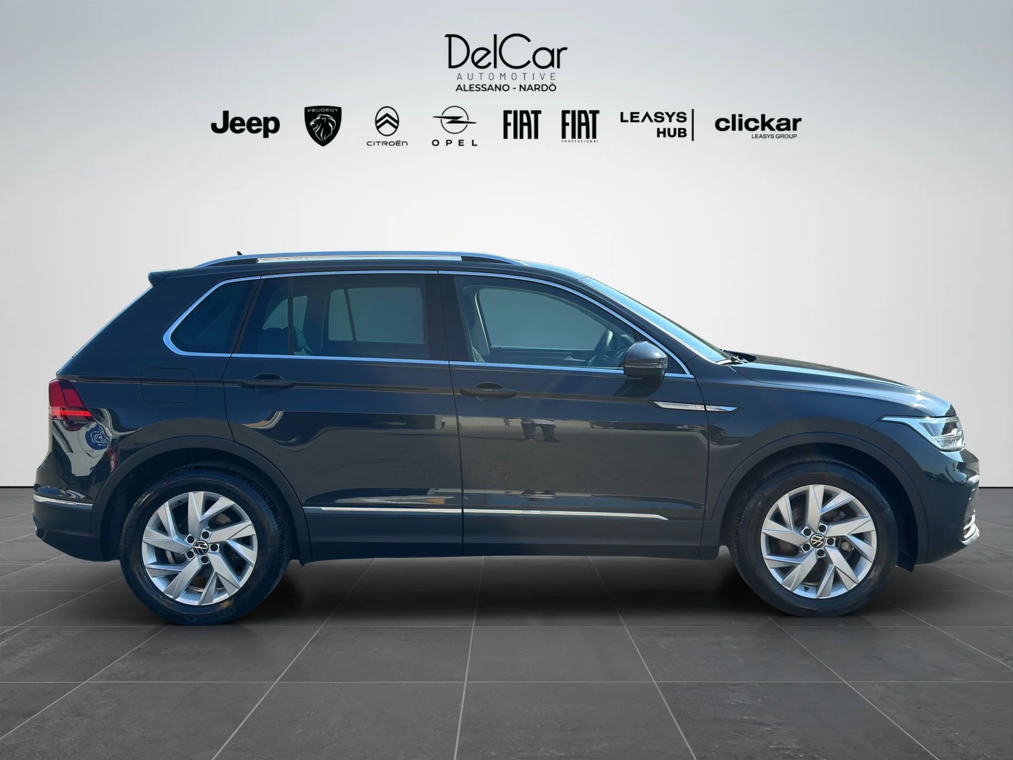 Volkswagen Tiguan 2.0 TDI LIFE 2023 — foto 7 di 20