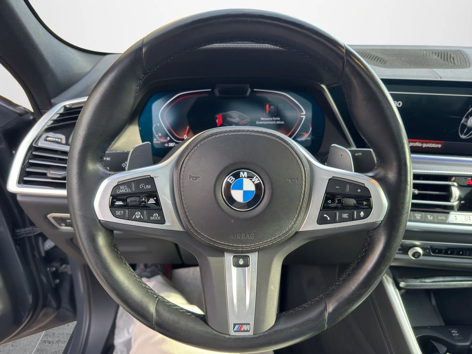 BMW X6 XDrive 30d 48V 286 Cv. M Sport 2023 — foto 10 di 24