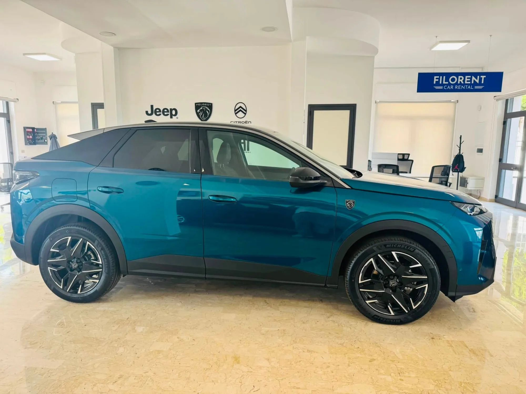Peugeot 3008 GT Hybrid E-DCS6 2026 — foto 4 di 17