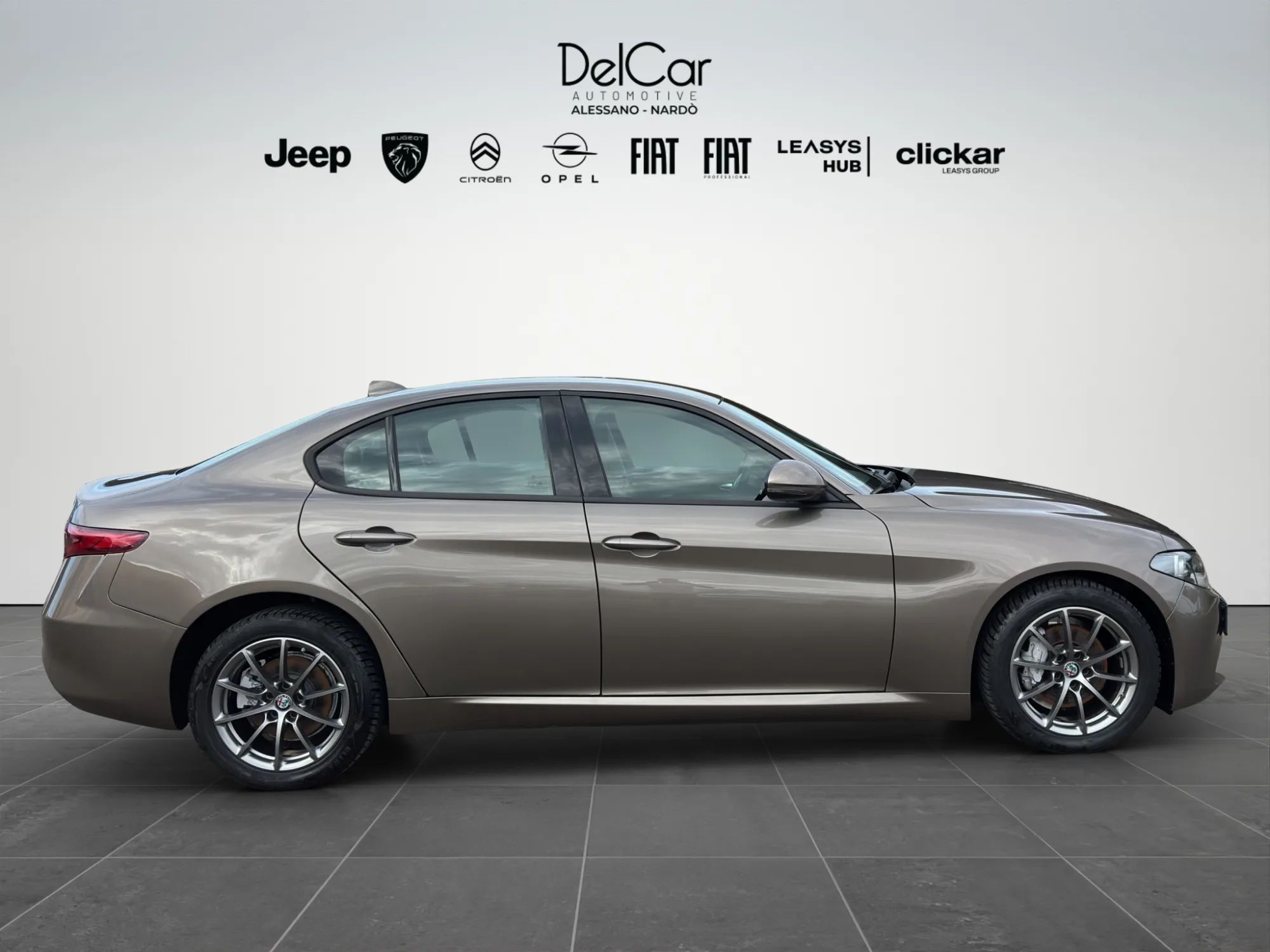 Alfa Romeo Giulia 2.2 TD 180 Cv. Super 2018 — foto 7 di 22