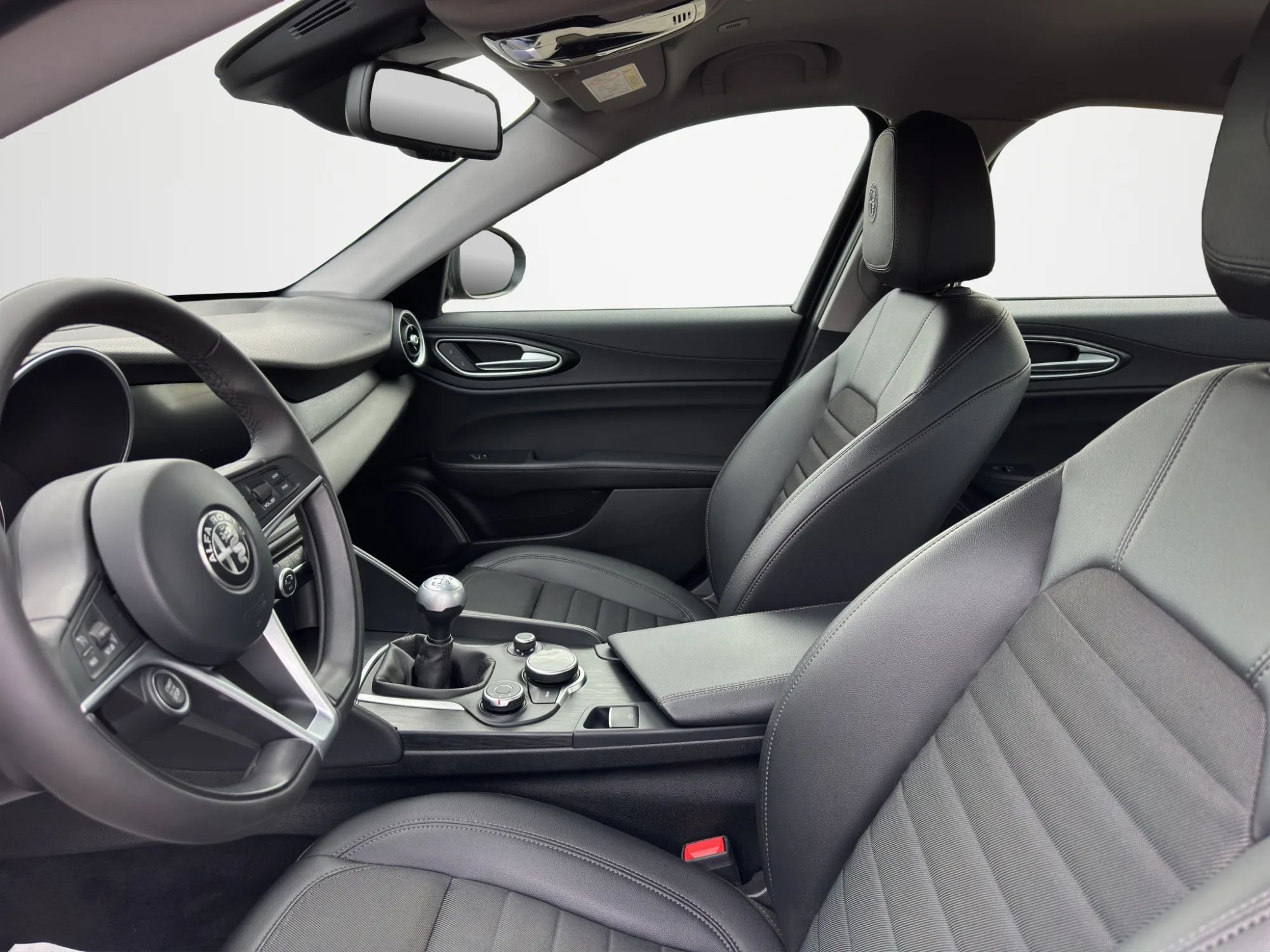 Alfa Romeo Giulia 2.2 TD 180 Cv. Super 2018 — foto 9 di 22