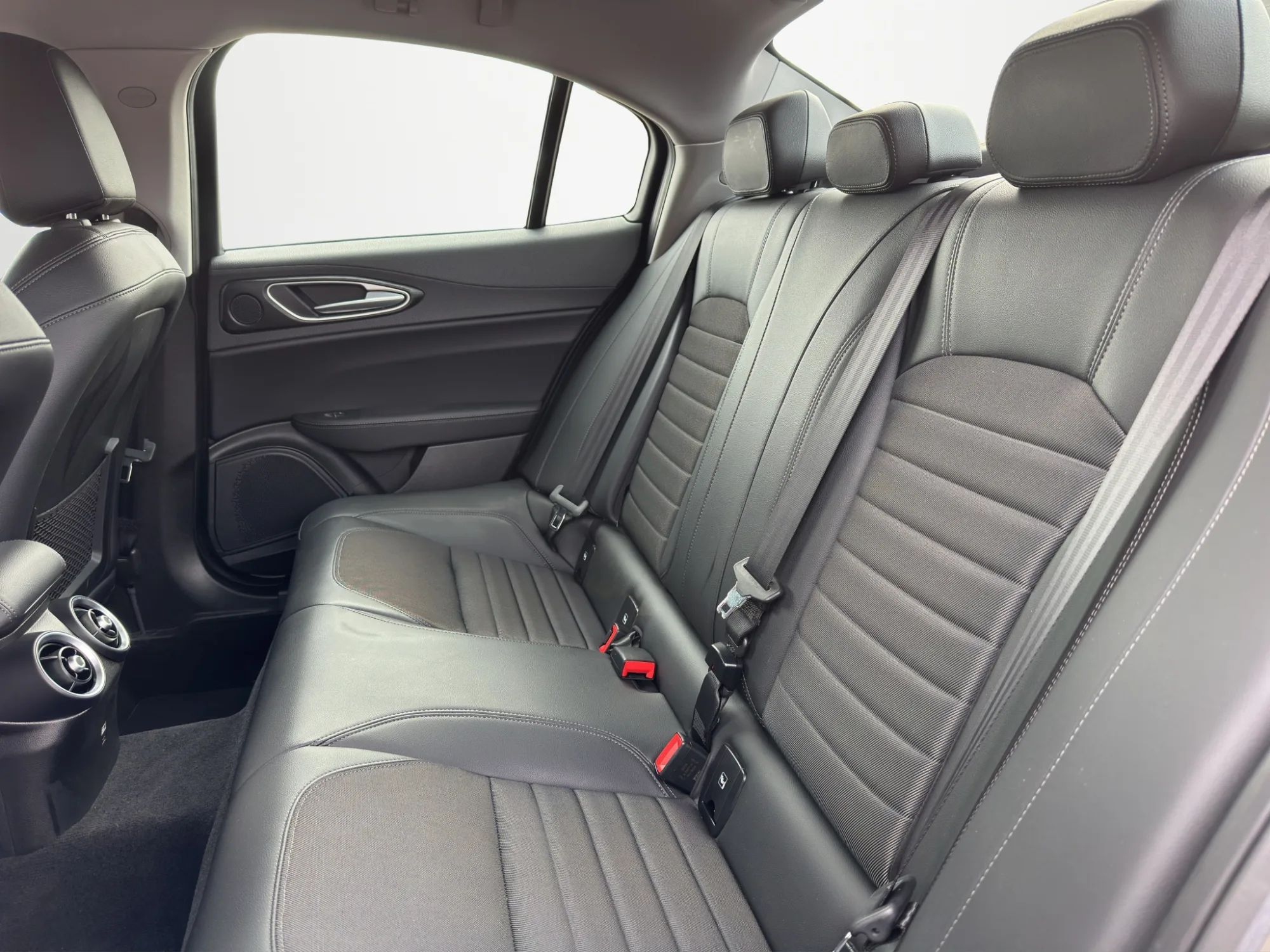 Alfa Romeo Giulia 2.2 TD 180 Cv. Super 2018 — foto 13 di 22