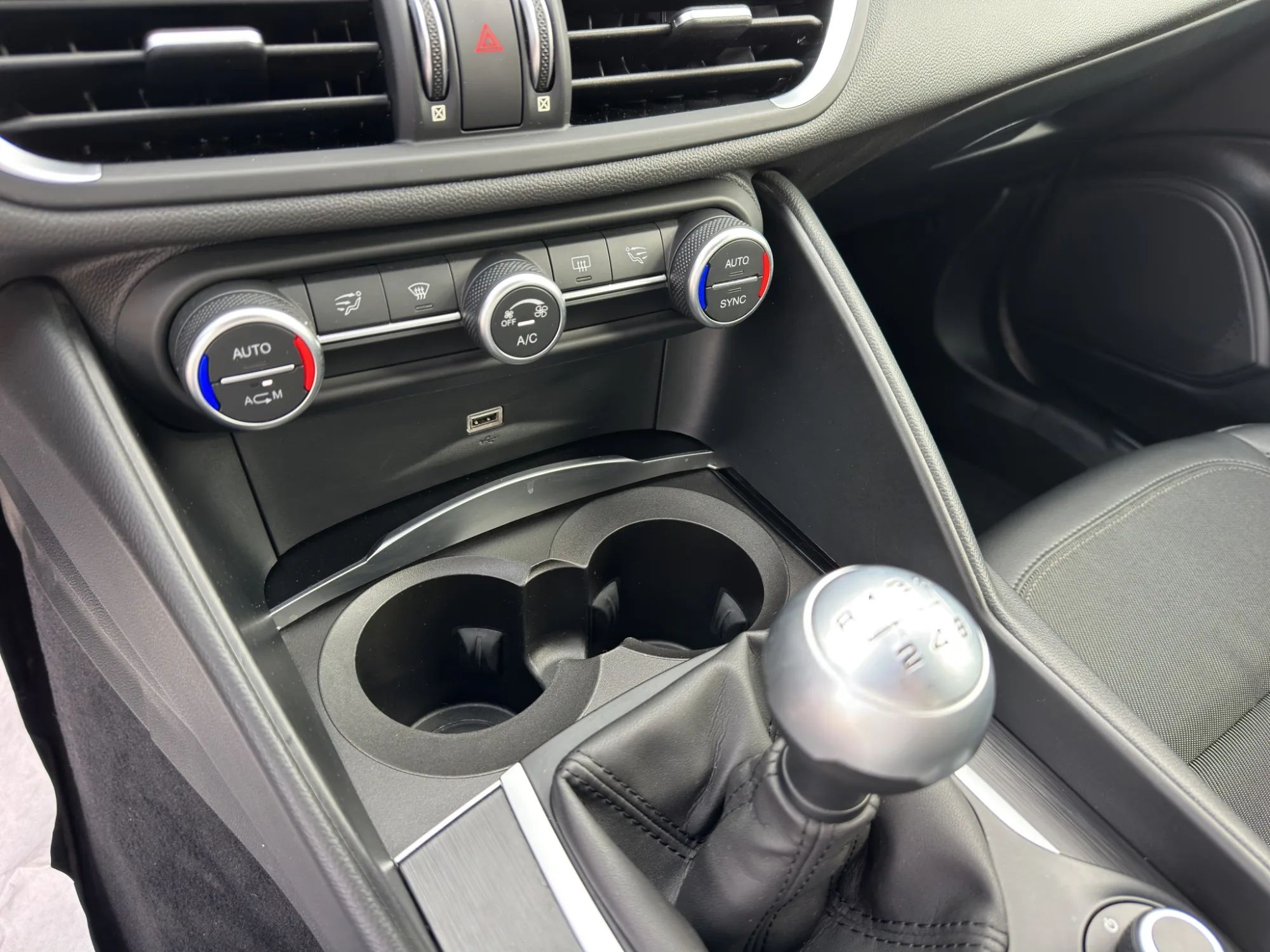 Alfa Romeo Giulia 2.2 TD 180 Cv. Super 2018 — foto 16 di 22