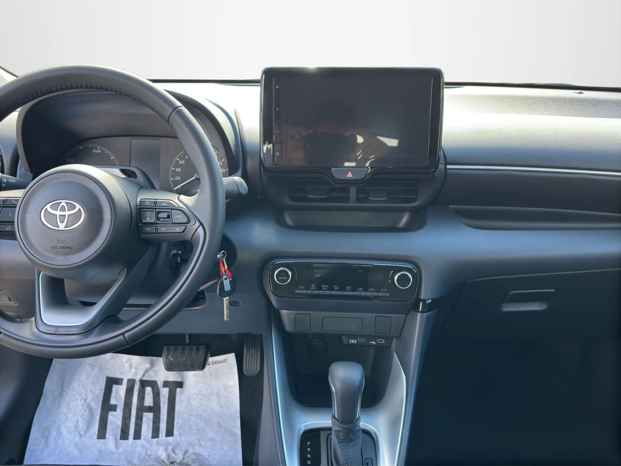 Toyota Yaris Full Hybrid MY26 115 Cv 2026 — foto 14 di 19