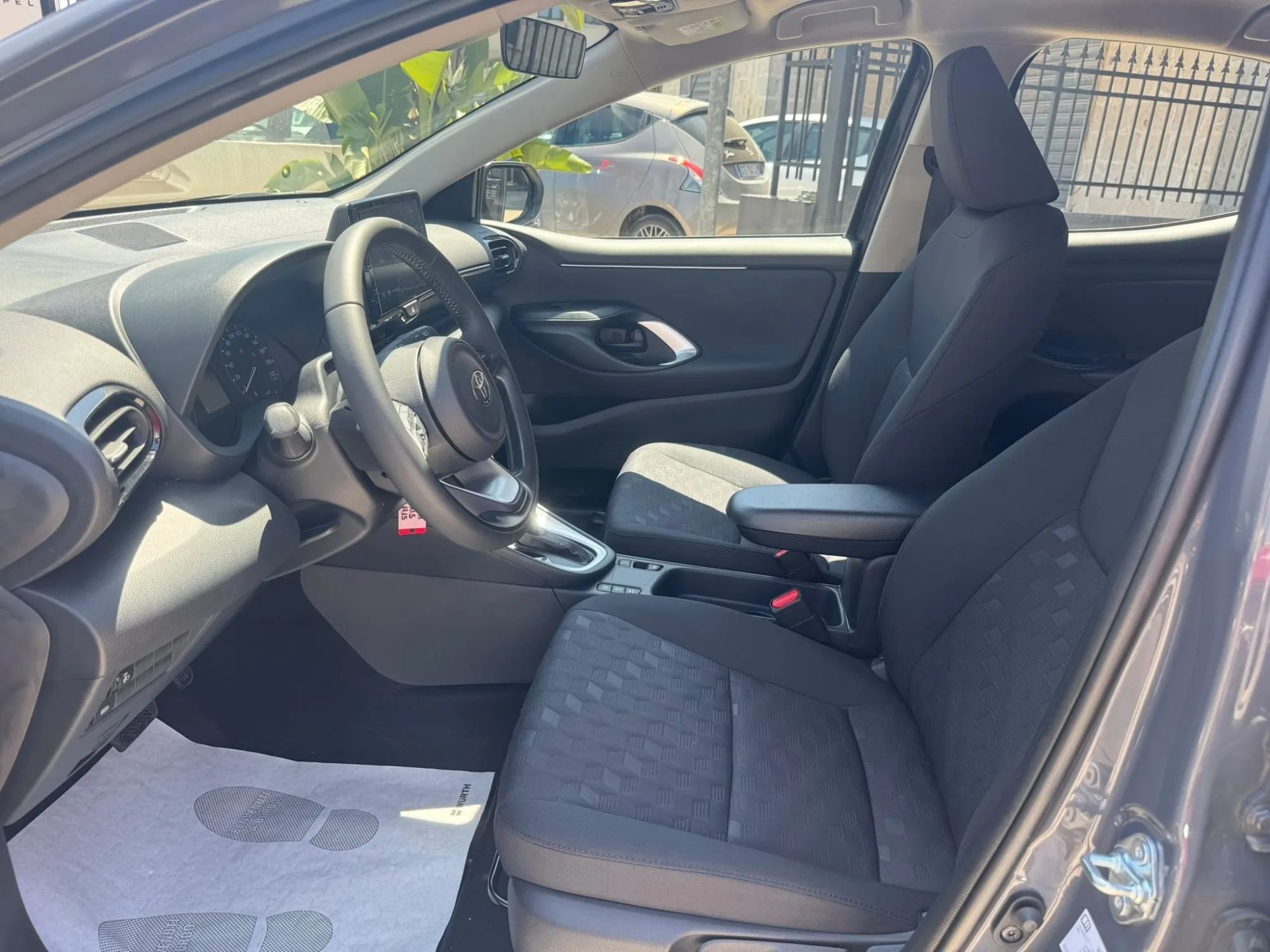 Toyota Yaris Full Hybrid MY26 115 Cv 2026 — foto 8 di 14