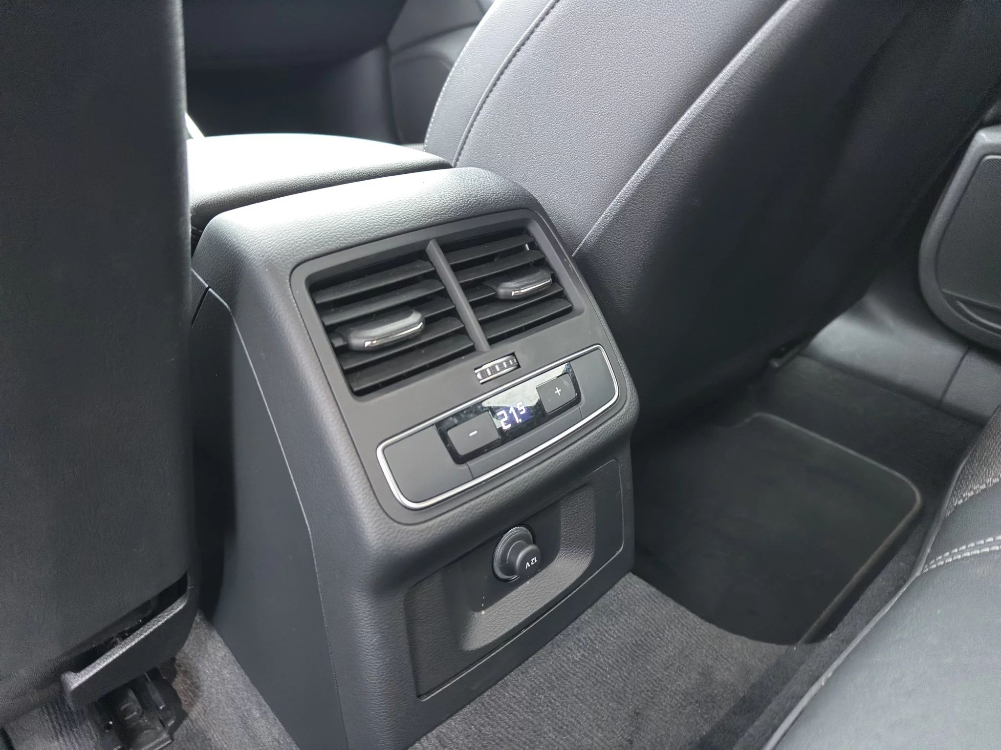 Audi A4 Avant 40 TDI 2.0 MHEV QUATTRO S LINE S-TRONIC 2024 — foto 19 di 23