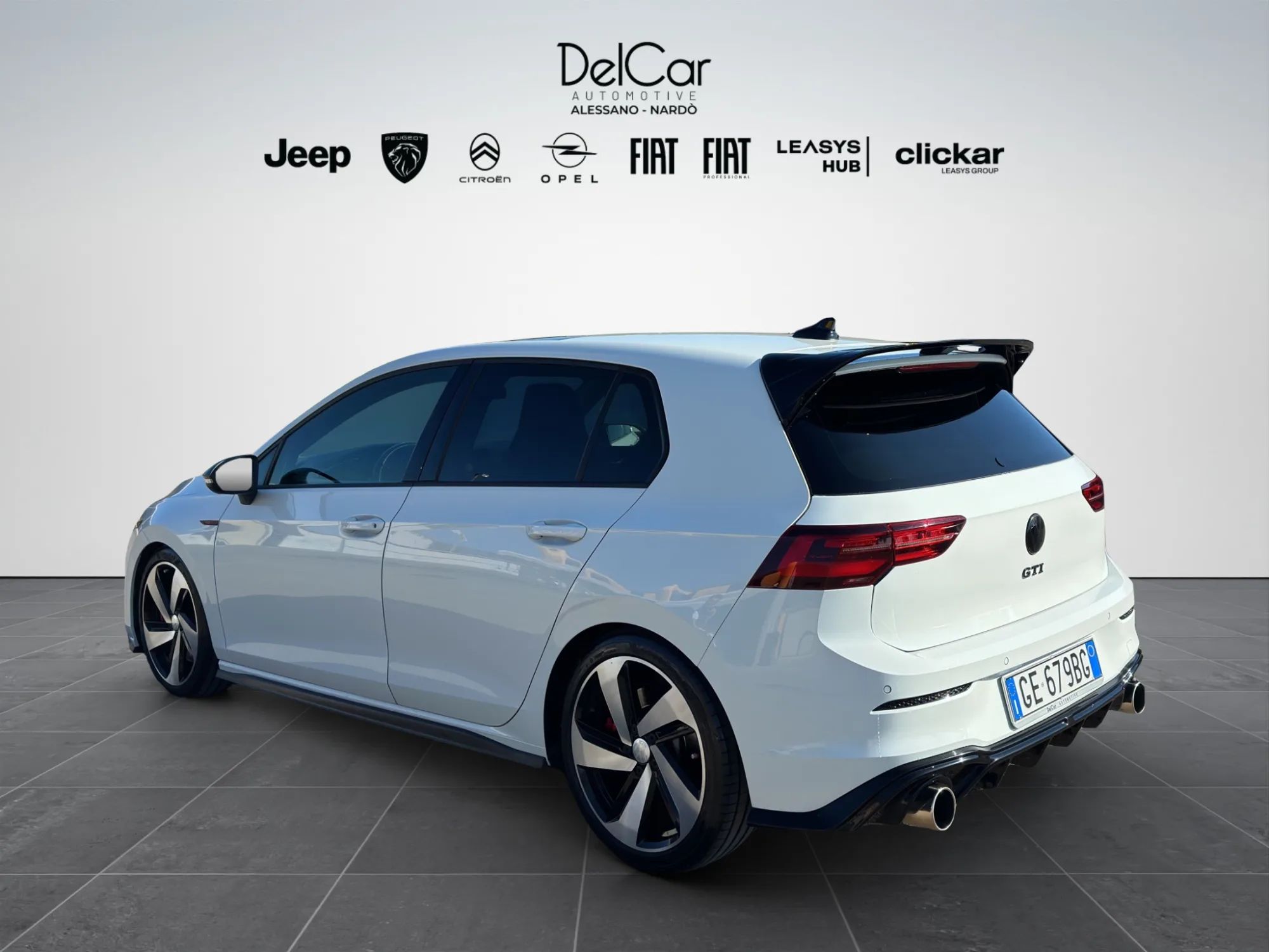 Volkswagen Golf VIII 2.0 245 Cv. TSI DSG GTI 2021 — foto 4 di 25