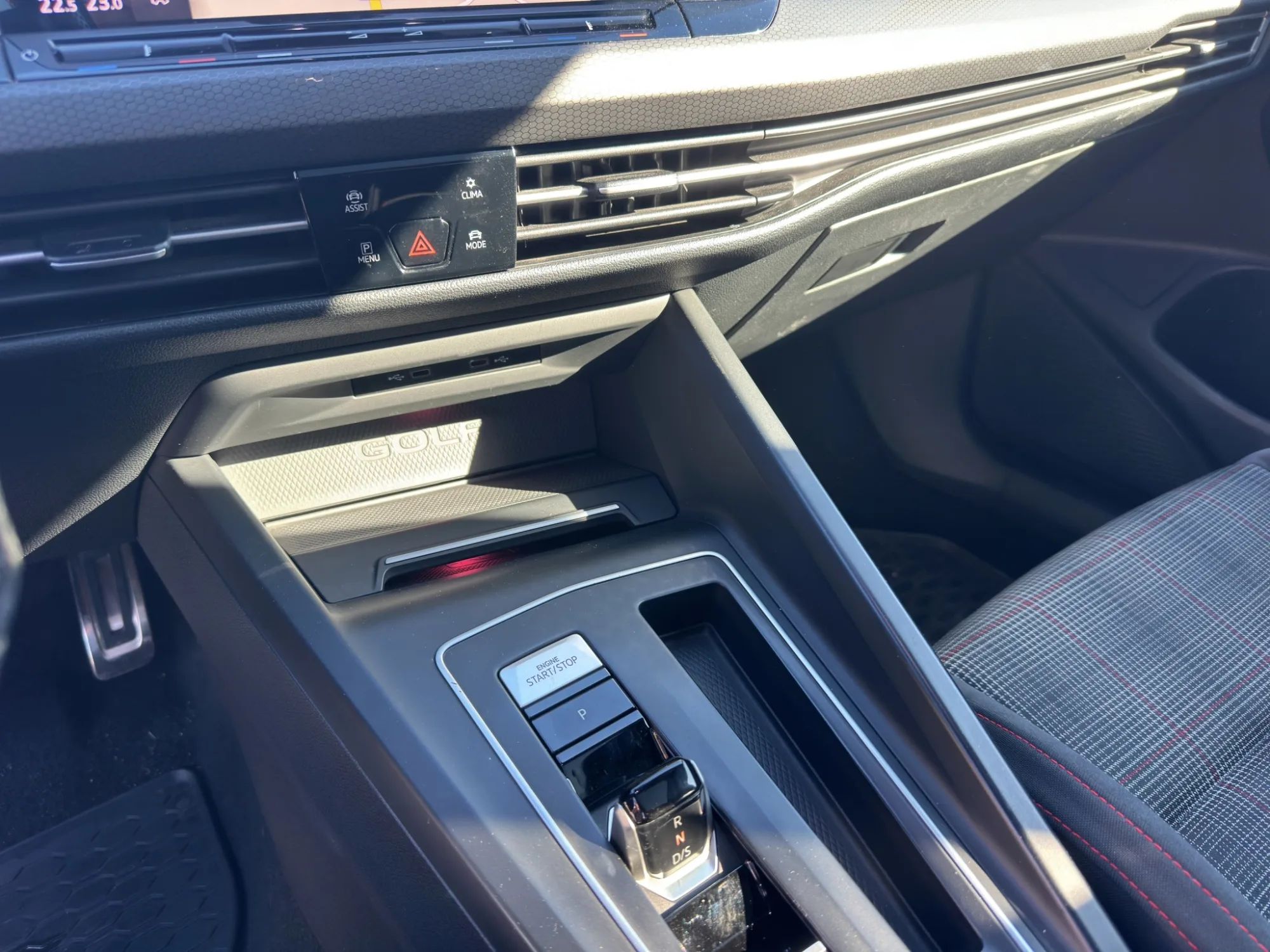 Volkswagen Golf VIII 2.0 245 Cv. TSI DSG GTI 2021 — foto 16 di 25