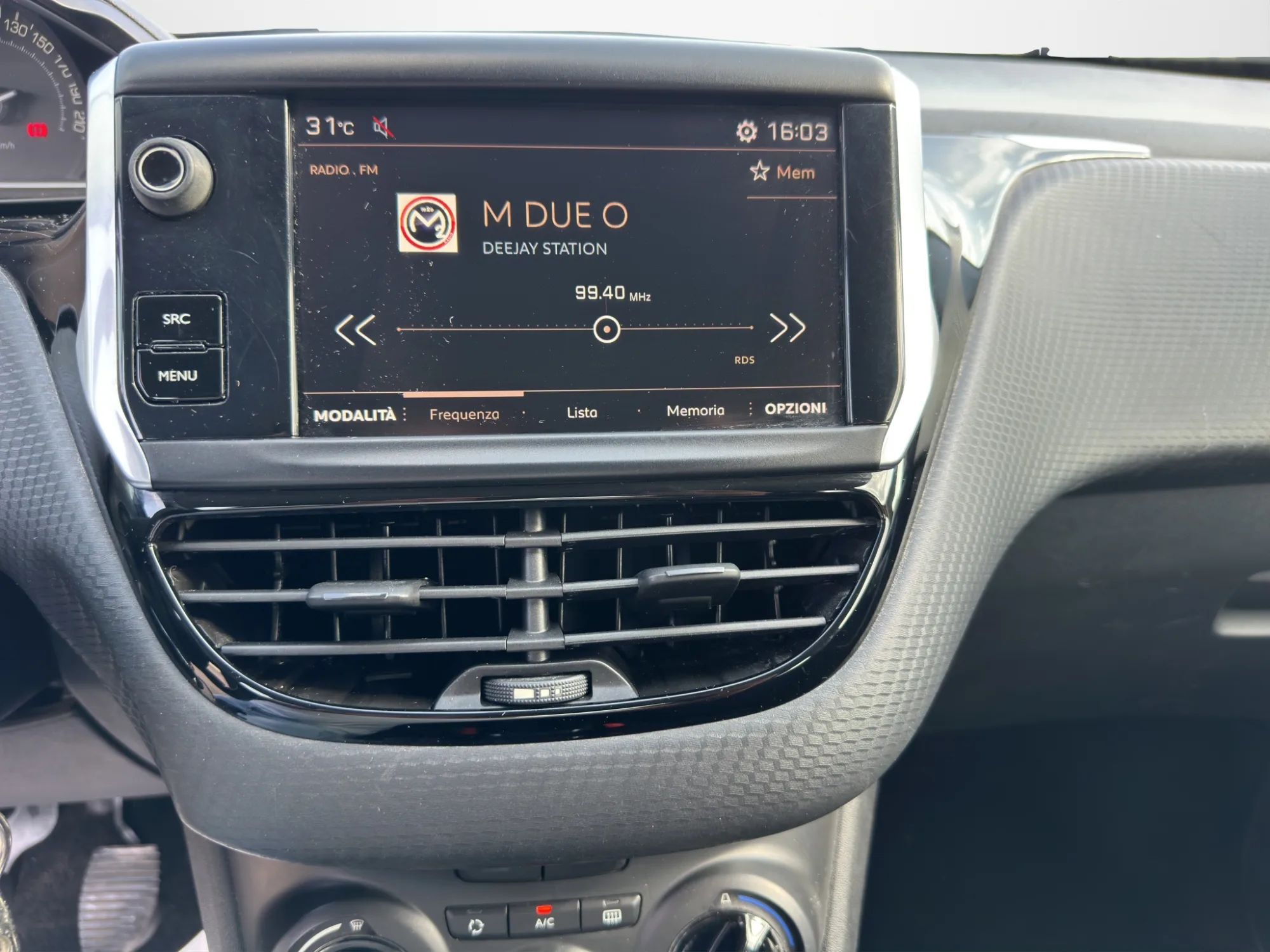 Peugeot 2008 1.5 100 Cv BlueHDI Active 2019 — foto 15 di 20