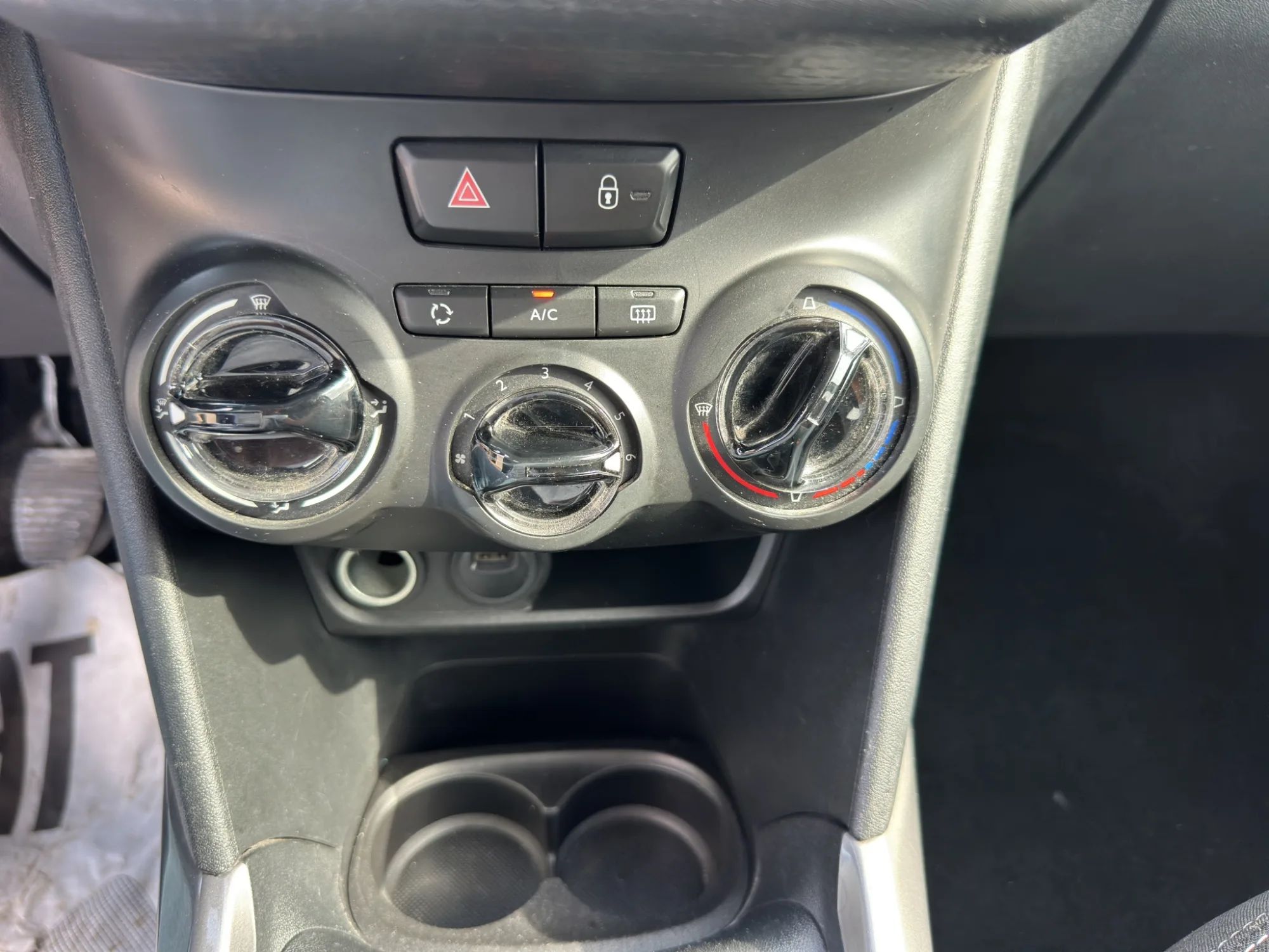 Peugeot 2008 1.5 100 Cv BlueHDI Active 2019 — foto 16 di 20