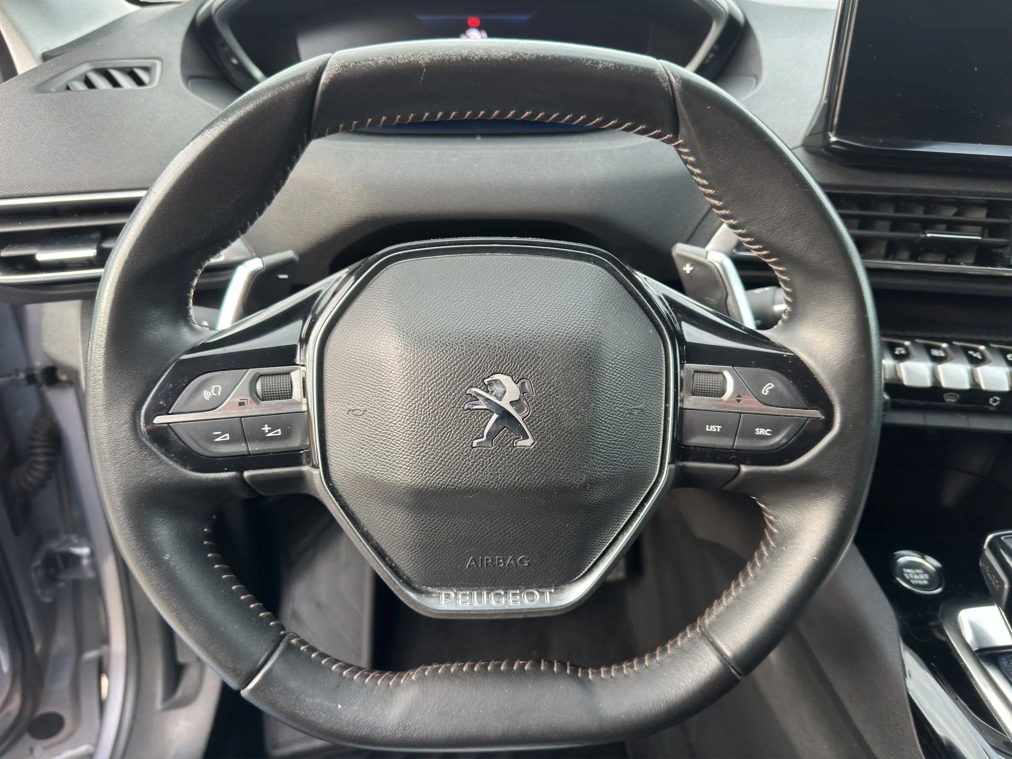 Peugeot 3008 BLUEHDI 1.5 EAT8 ALLURE 2022 — foto 10 di 21