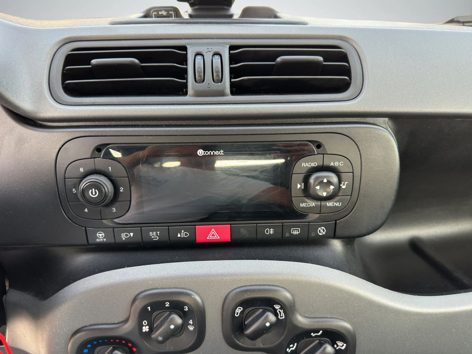 Fiat Panda 1.0 70 Cv. Hybrid City Life 2022 — foto 15 di 20