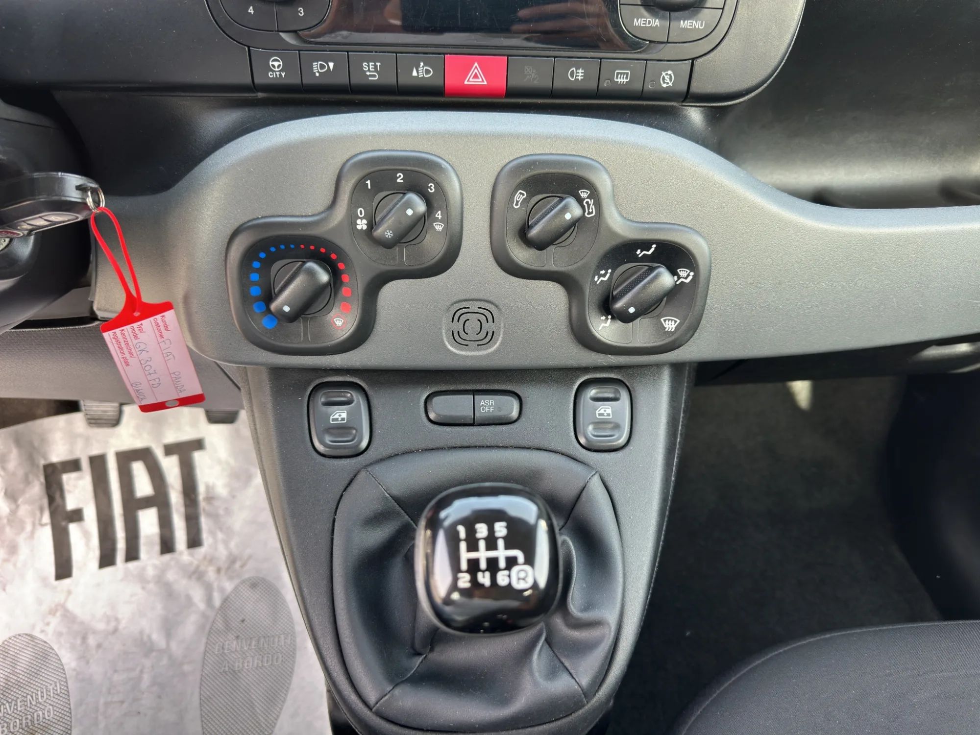 Fiat Panda 1.0 70 Cv. Hybrid City Life 2022 — foto 16 di 20