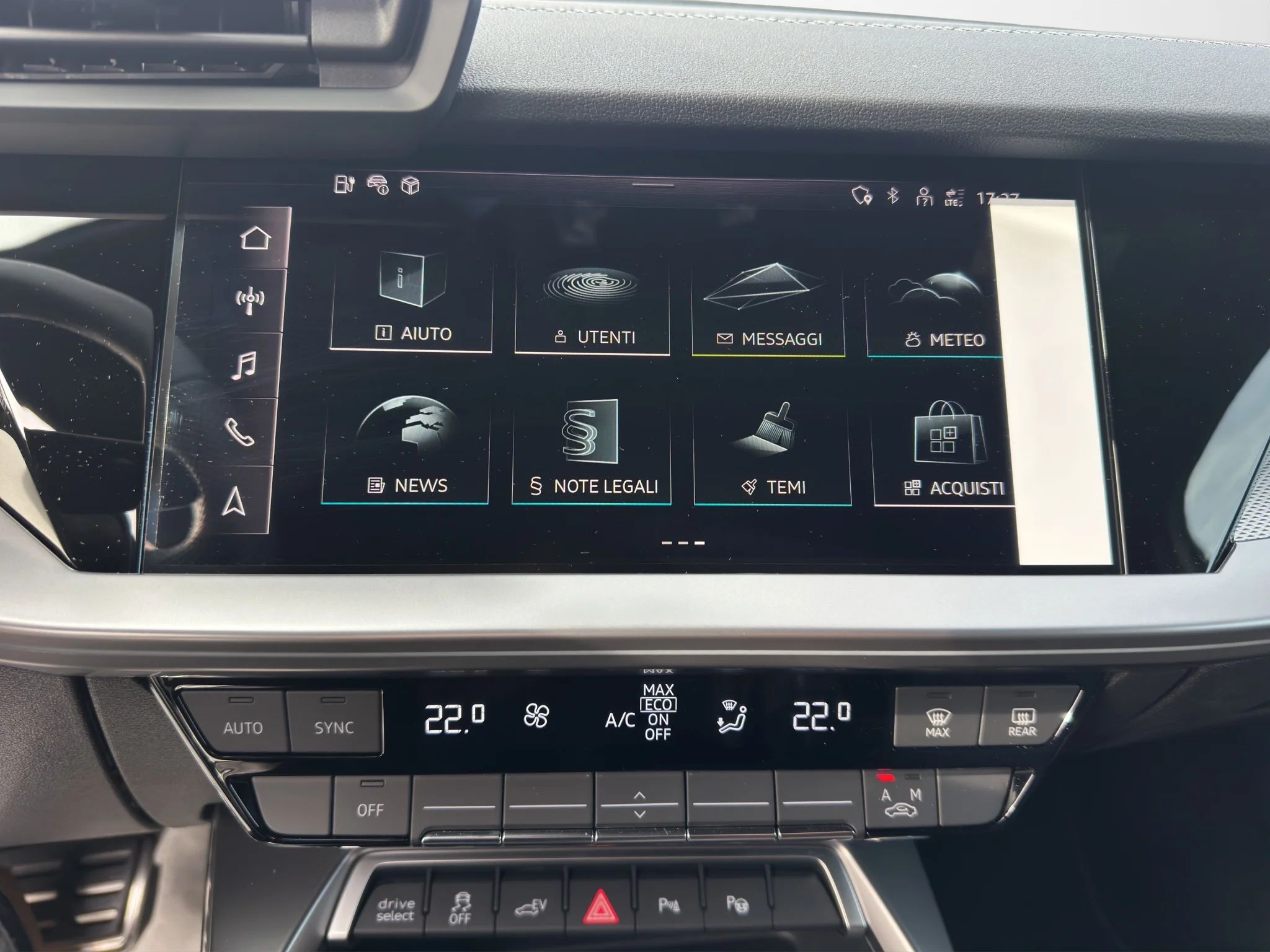 Audi A3 SPORTBACK 40 TFSI S-TRONIC S-LINE EDITION IBRIDA PLUG-IN 2024 — foto 15 di 23