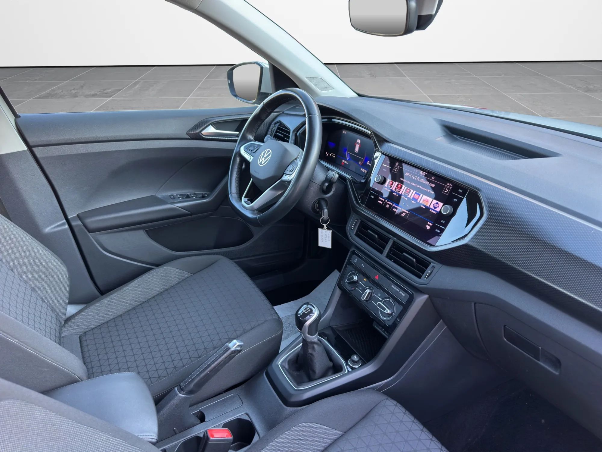 Volkswagen T-Cross 1.0 TSI 95 CV Style 2022 — foto 18 di 21