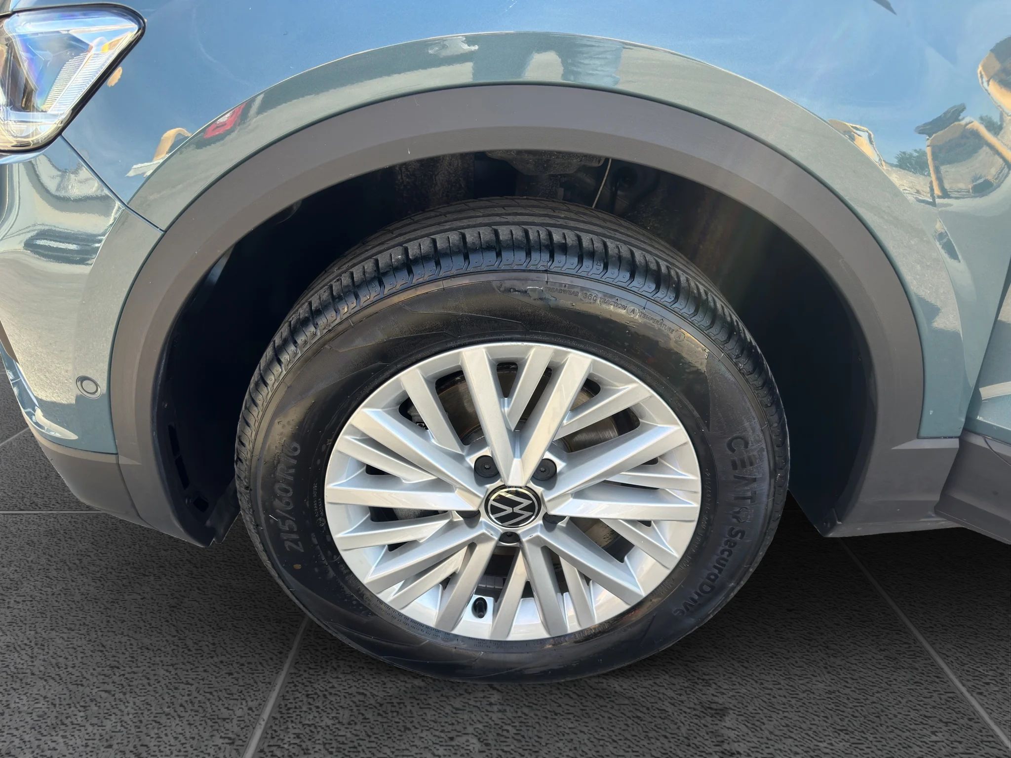 Volkswagen T-Roc 2.0 TDI LIFE 2025 — foto 18 di 18