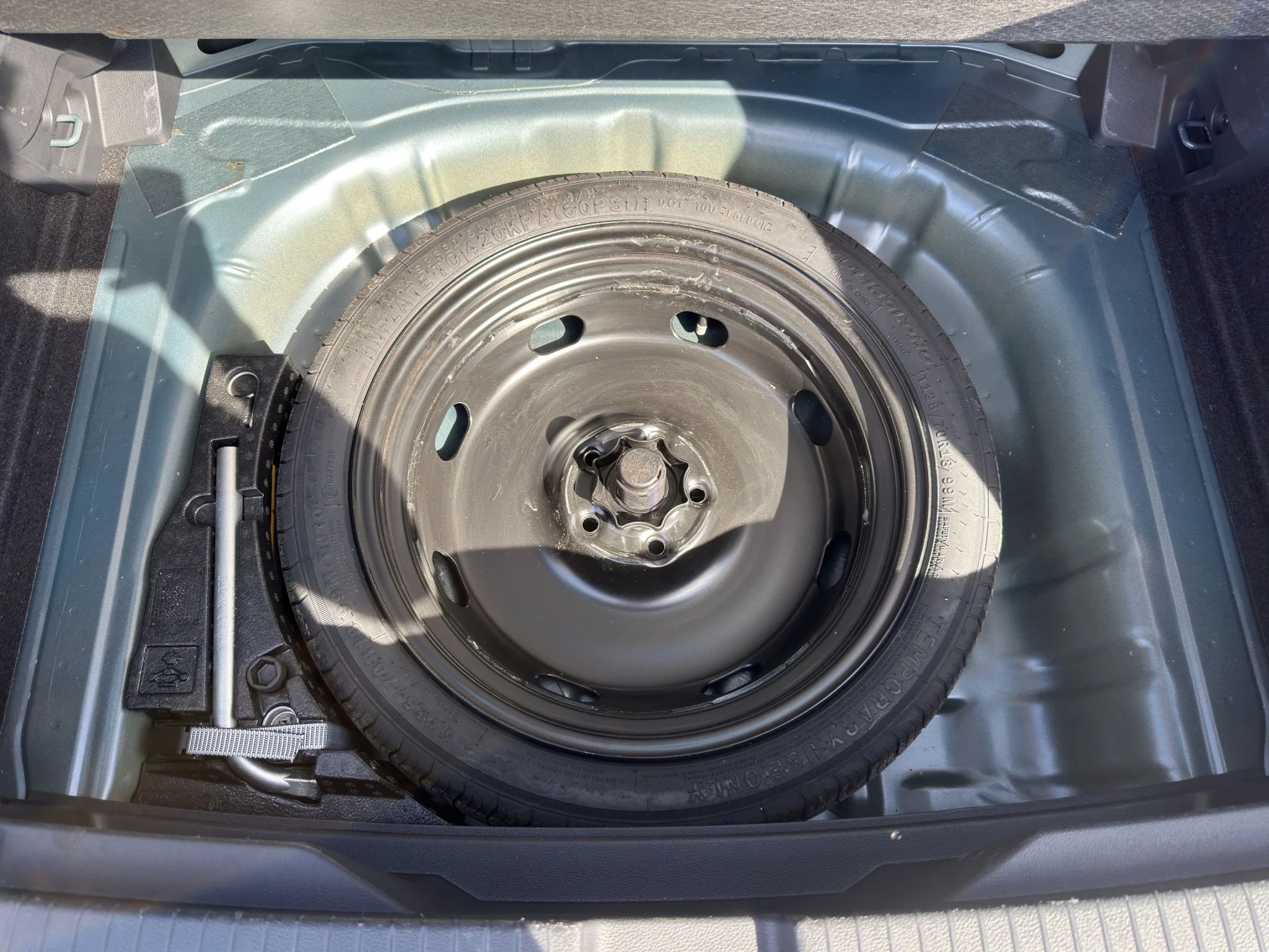Volkswagen T-Roc 2.0 TDI LIFE 2025 — foto 16 di 18