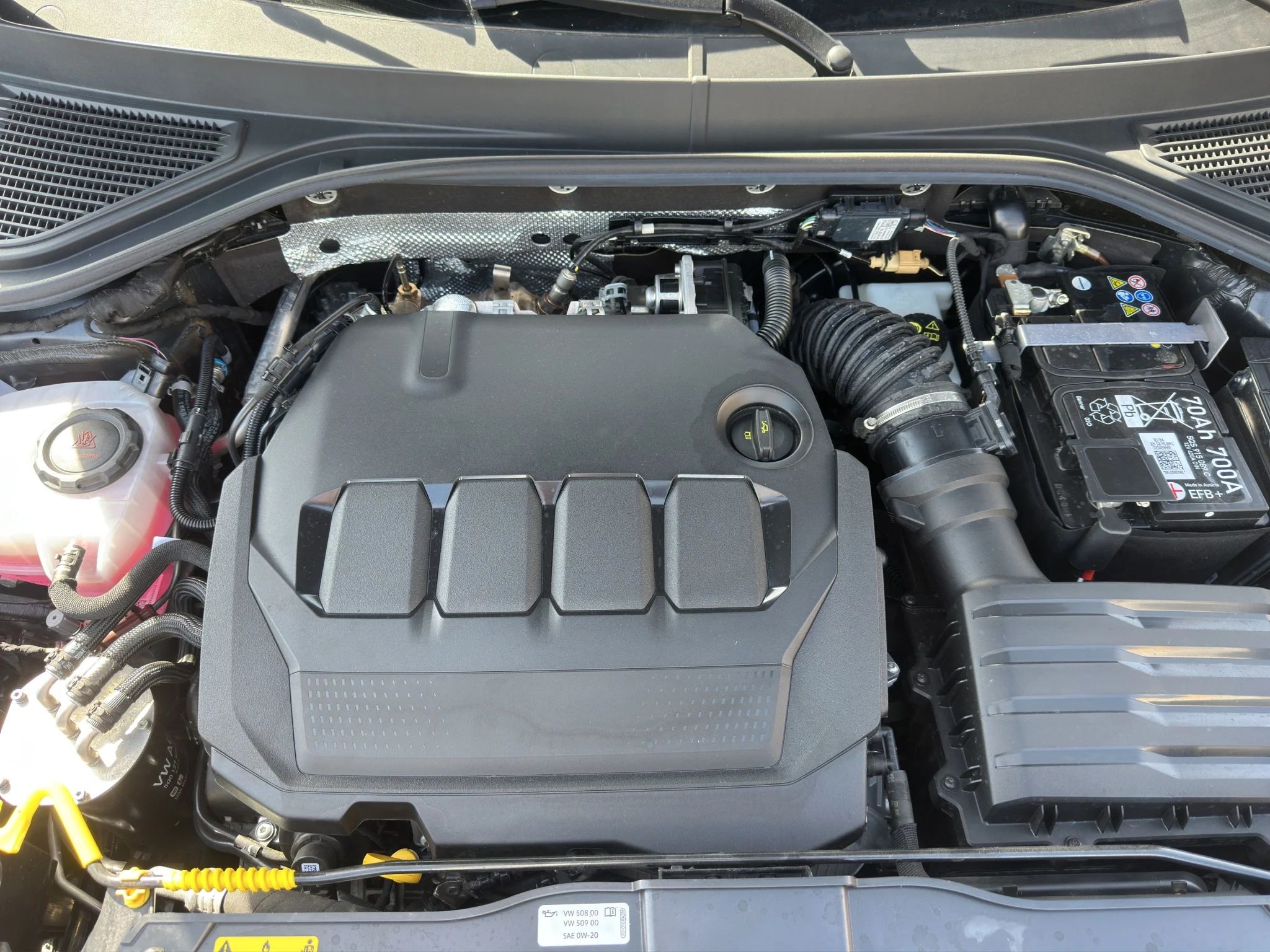 Volkswagen T-Roc 2.0 TDI LIFE 2025 — foto 17 di 18