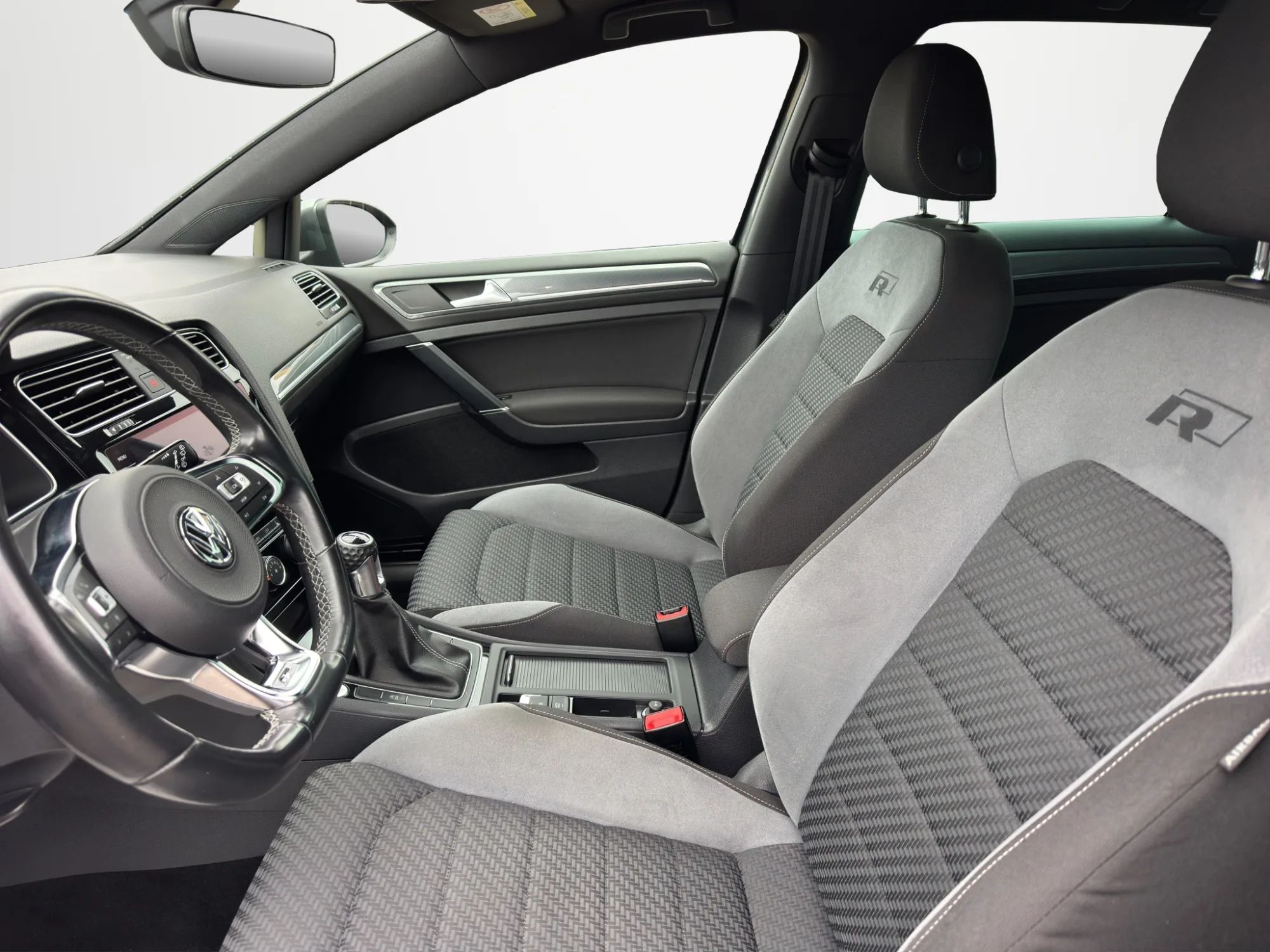 Volkswagen Golf VII Restyling 1.6 TDI 115 Cv. R-Line 2019 — foto 9 di 23