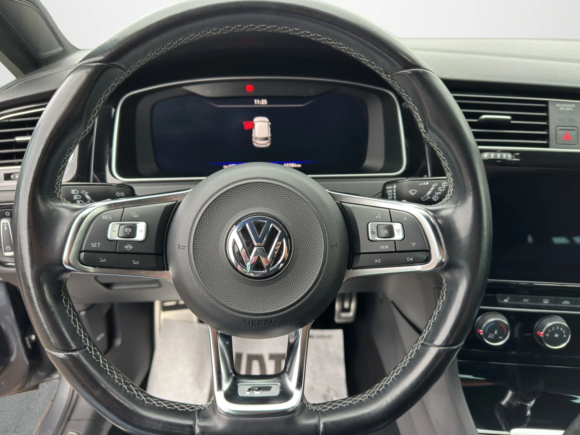 Volkswagen Golf VII Restyling 1.6 TDI 115 Cv. R-Line 2019 — foto 10 di 23
