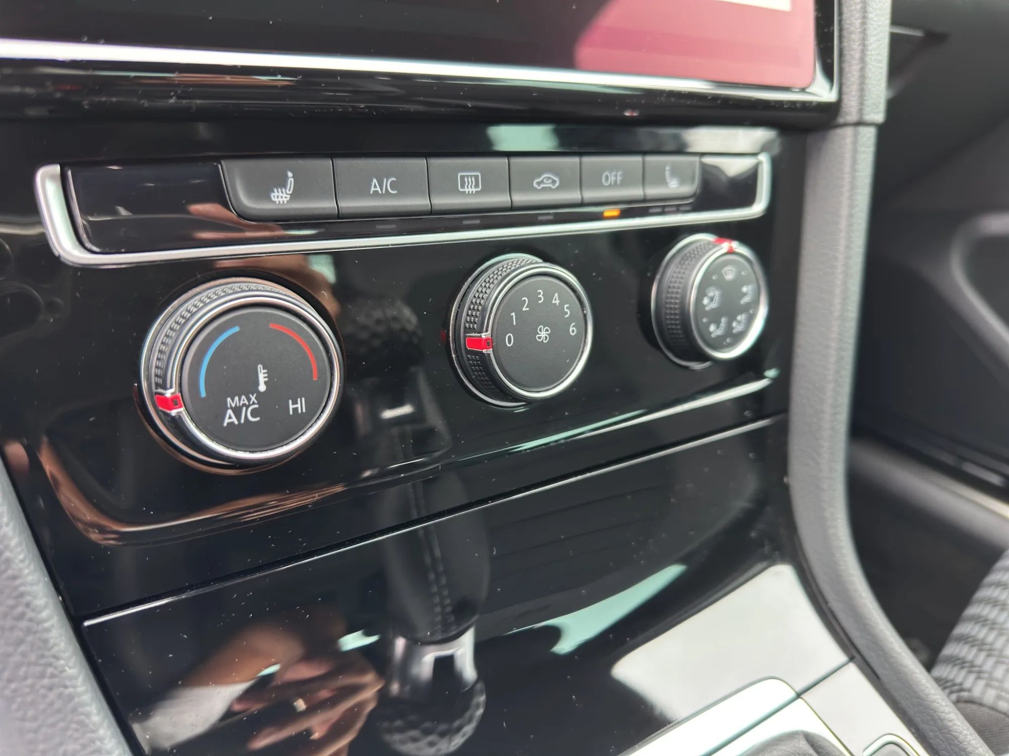 Volkswagen Golf VII Restyling 1.6 TDI 115 Cv. R-Line 2019 — foto 16 di 23