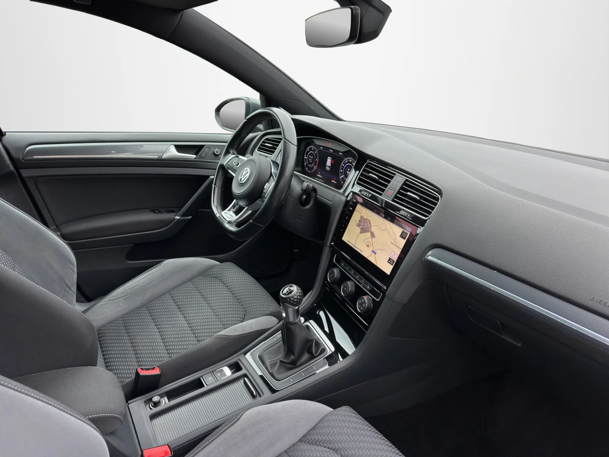 Volkswagen Golf VII Restyling 1.6 TDI 115 Cv. R-Line 2019 — foto 18 di 23