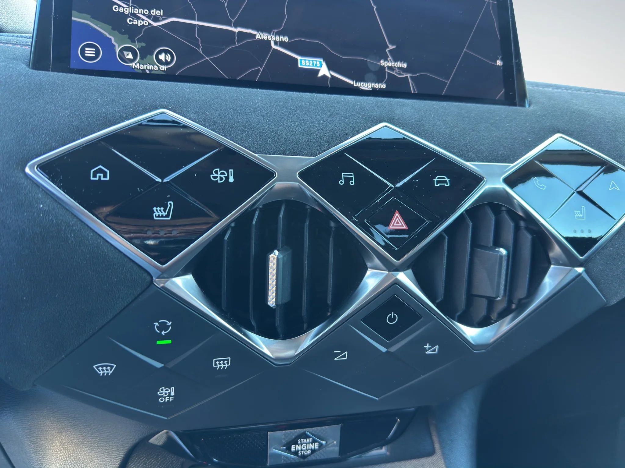 DS DS3 CROSSBACK ÉTOILE 1.5 BLUEHDi EAT8 2020 — foto 16 di 22