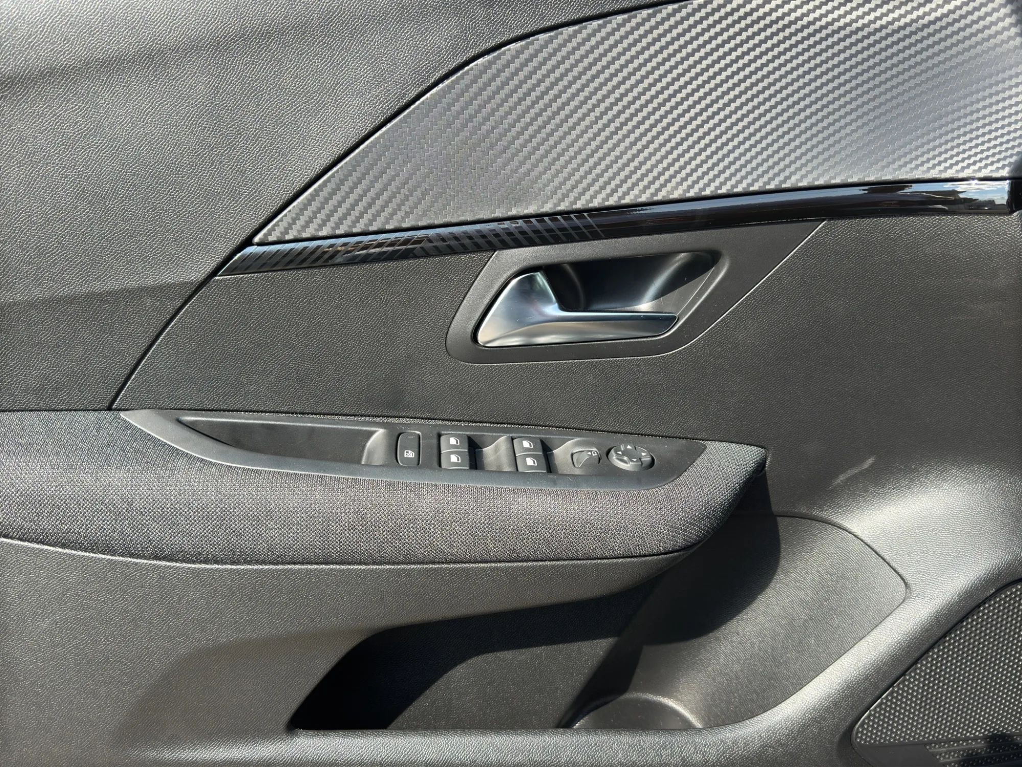 Peugeot 208 Business 2026 — foto 12 di 19