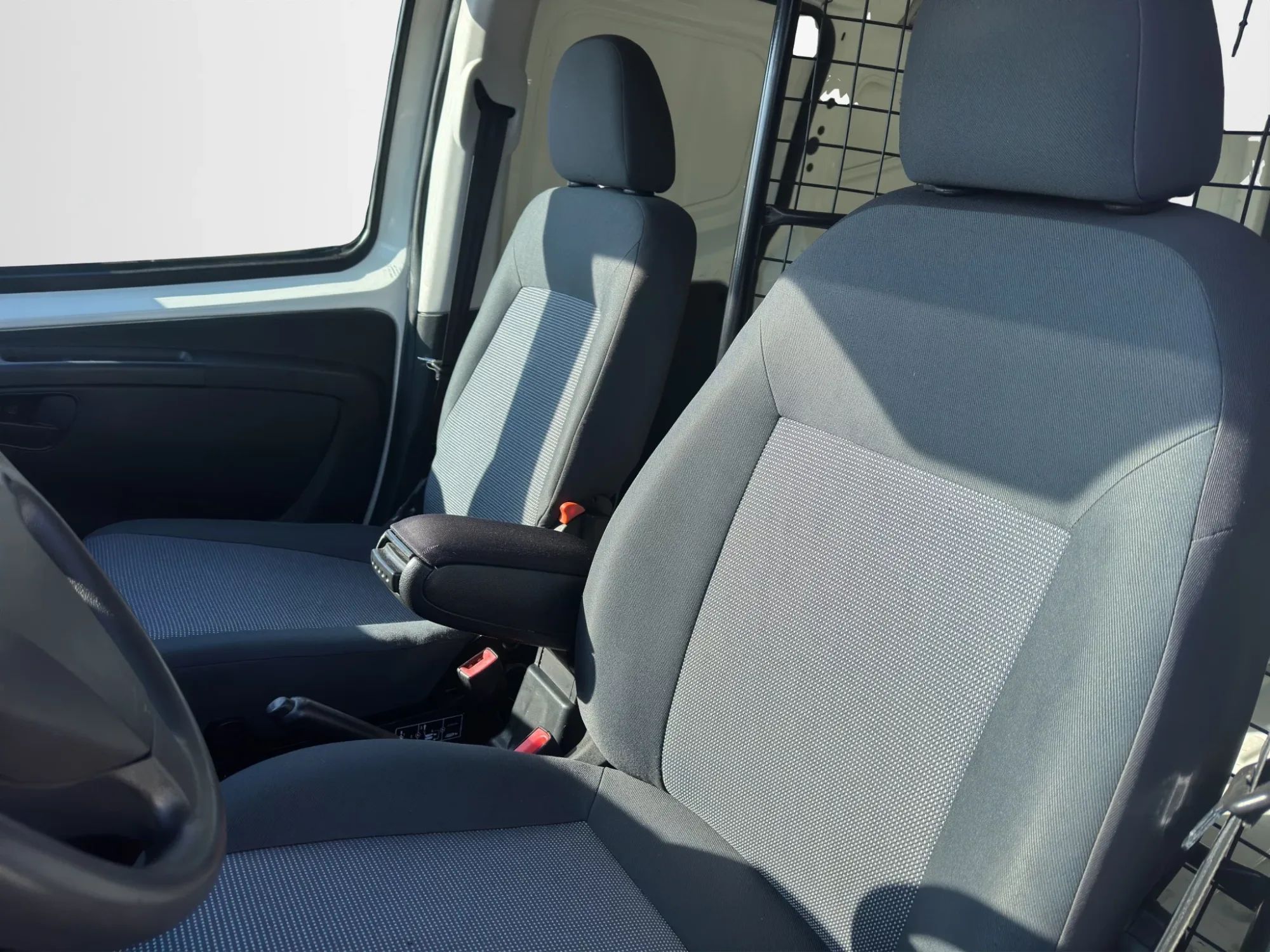 Peugeot Bipper 1.3 HDI PREMIUM 2018 — foto 12 di 20