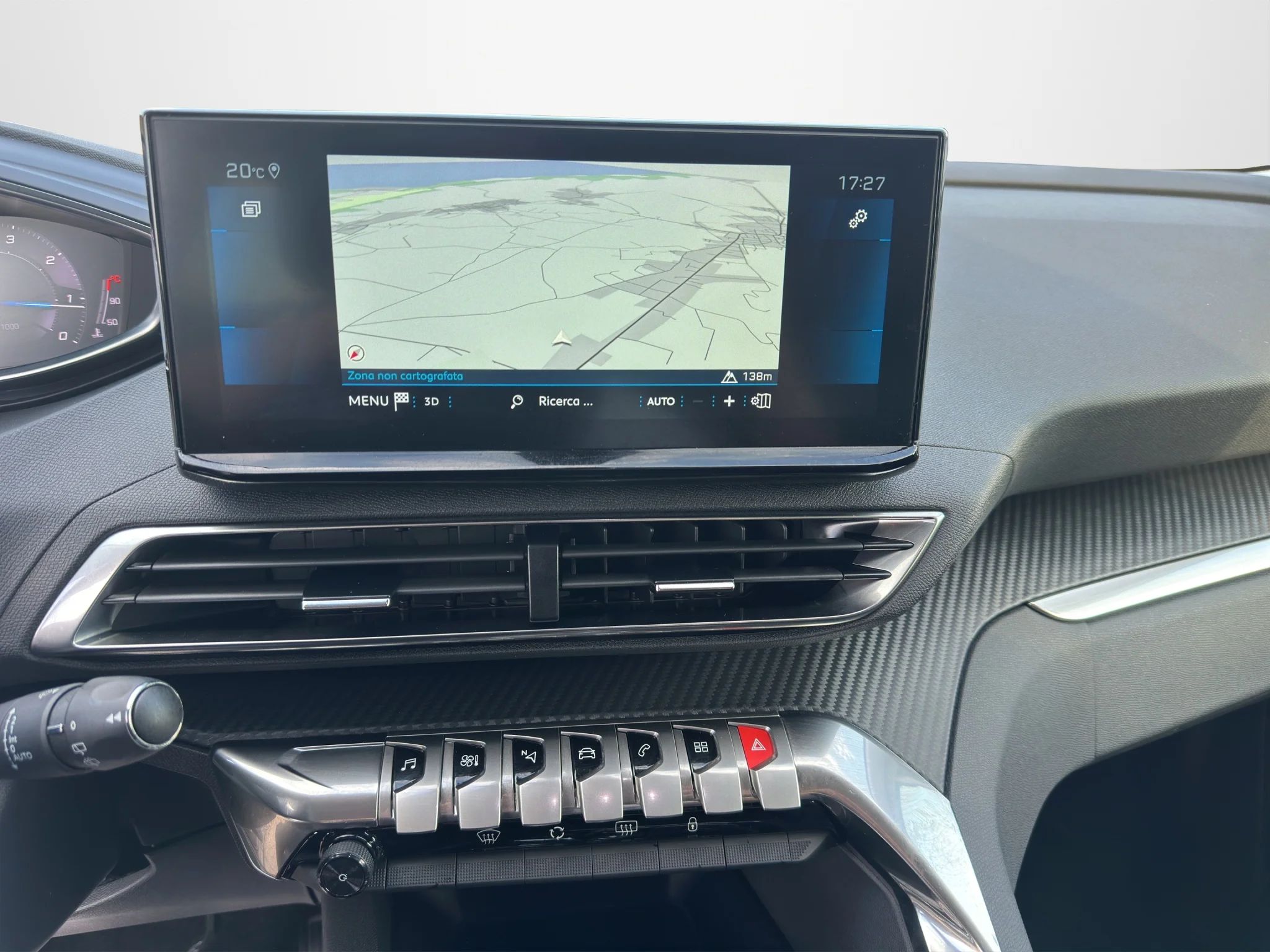 Peugeot 3008 BLUEHDI 1.5 EAT8 ALLURE 2022 — foto 15 di 21