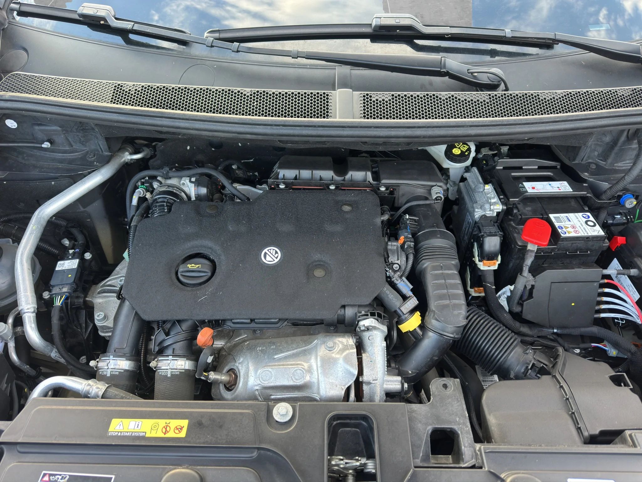 Peugeot 3008 BLUEHDI 1.5 EAT8 ALLURE 2022 — foto 19 di 21