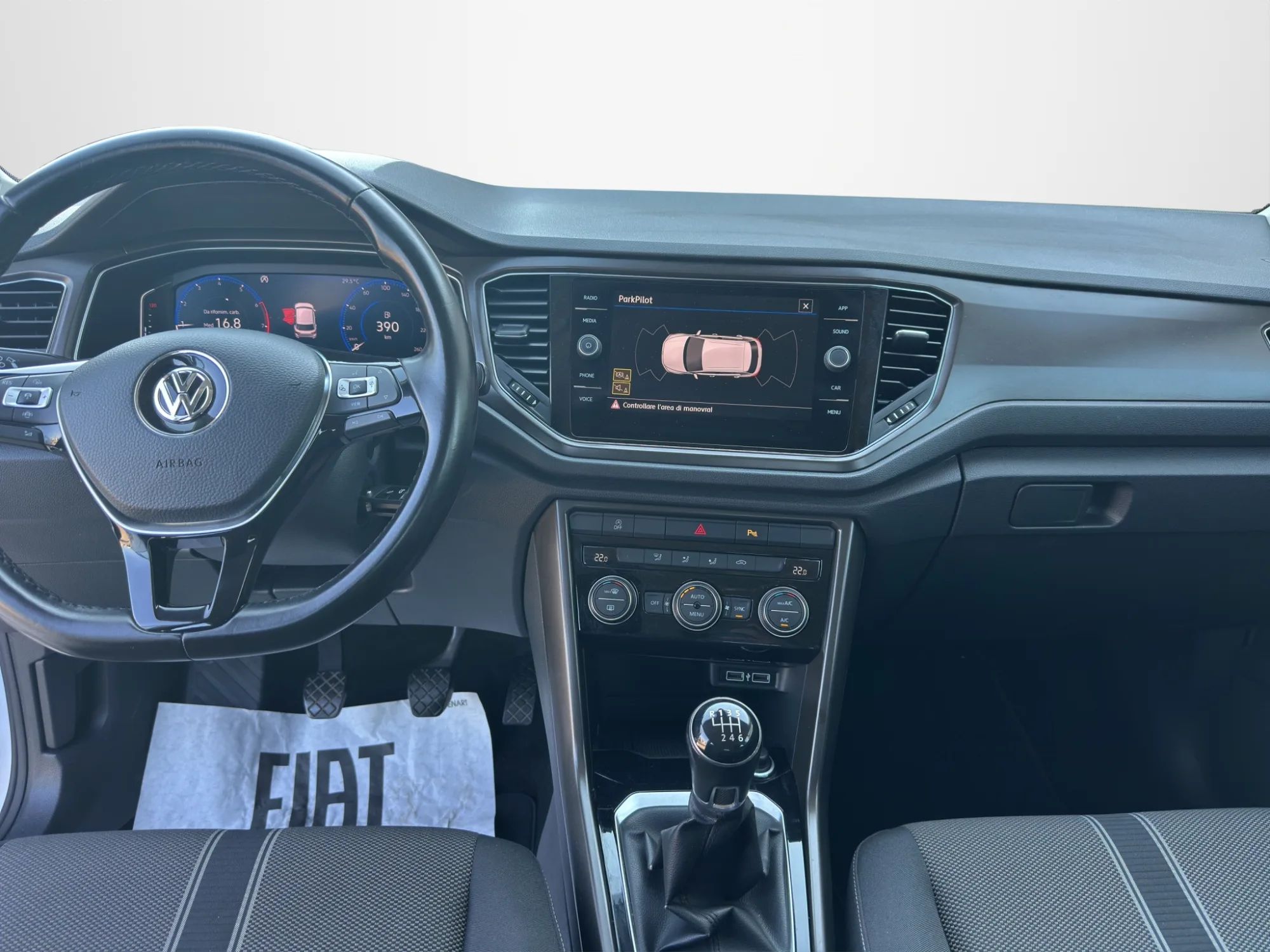 Volkswagen T-Roc 1.0 TSI 115 Cv Style 2019 — foto 14 di 20