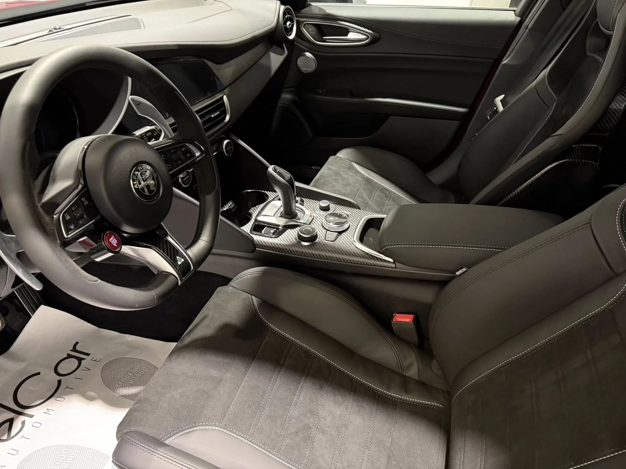 Alfa Romeo Giulia QUADRIFOGLIO 2.9 V6 BI-TURBO 2026 — foto 10 di 24