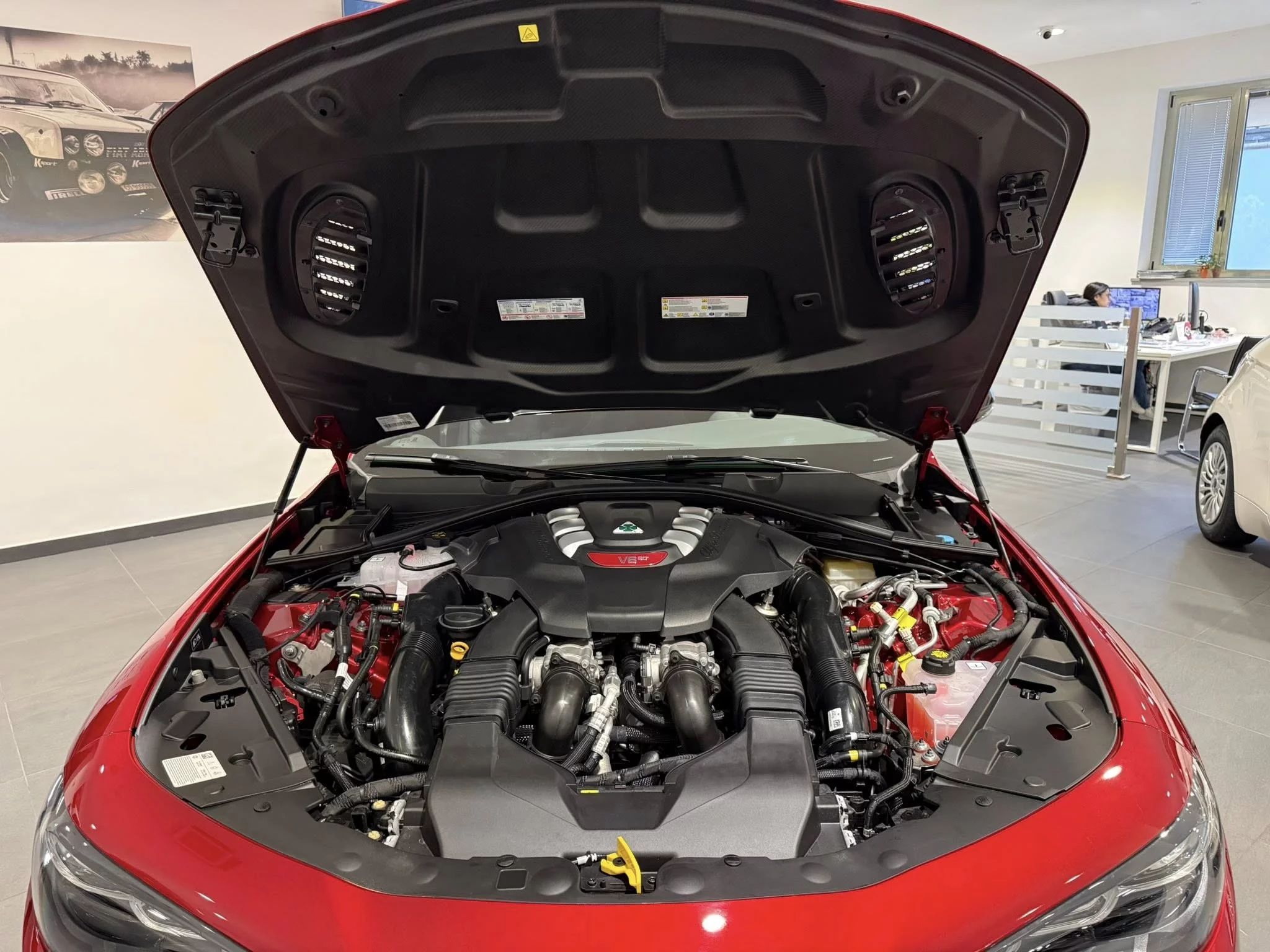 Alfa Romeo Giulia QUADRIFOGLIO 2.9 V6 BI-TURBO 2026 — foto 19 di 24