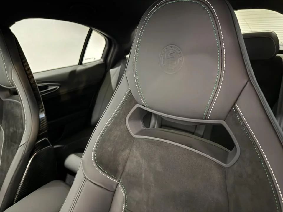 Alfa Romeo Giulia QUADRIFOGLIO 2.9 V6 BI-TURBO 2026 — foto 13 di 24
