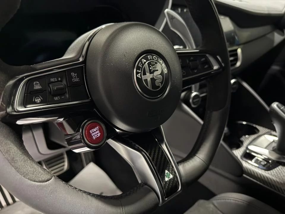 Alfa Romeo Giulia QUADRIFOGLIO 2.9 V6 BI-TURBO 2026 — foto 15 di 24