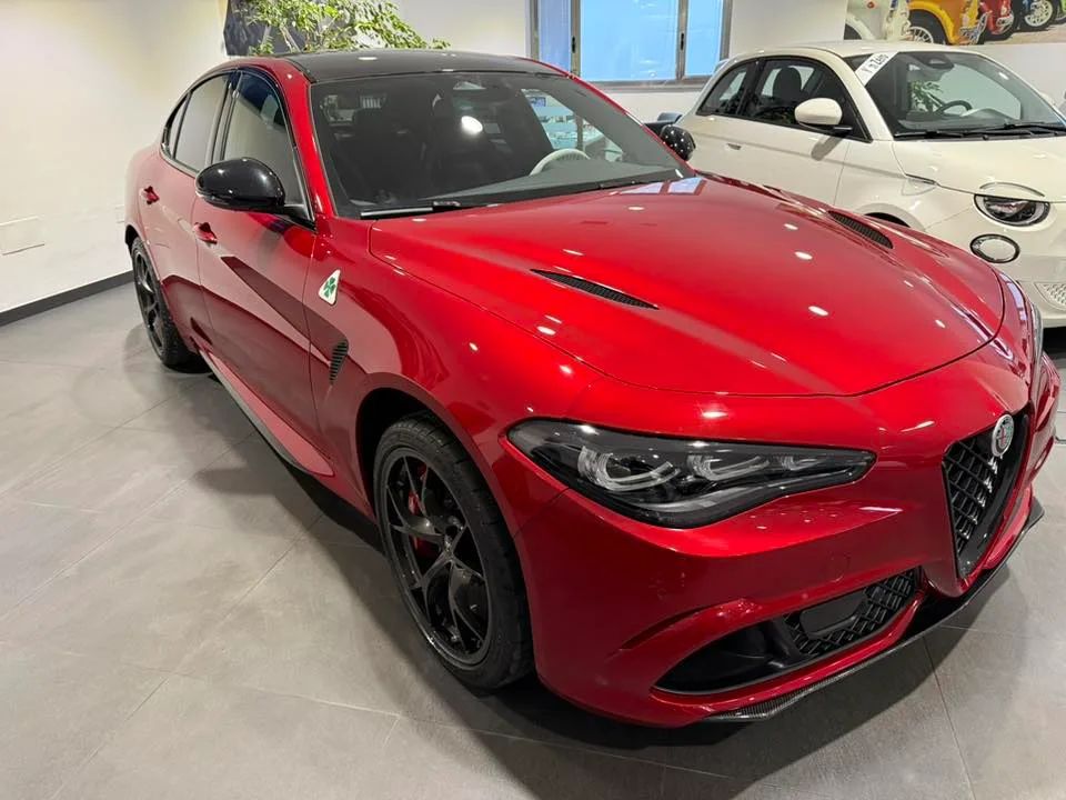 Alfa Romeo Giulia QUADRIFOGLIO 2.9 V6 BI-TURBO 2026 — foto 2 di 24