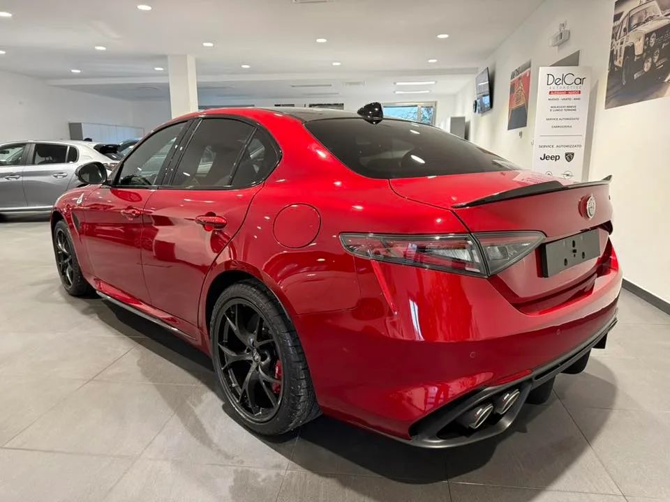 Alfa Romeo Giulia QUADRIFOGLIO 2.9 V6 BI-TURBO 2026 — foto 4 di 24