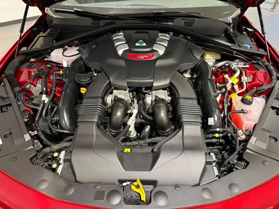 Alfa Romeo Giulia QUADRIFOGLIO 2.9 V6 BI-TURBO 2026 — foto 17 di 24