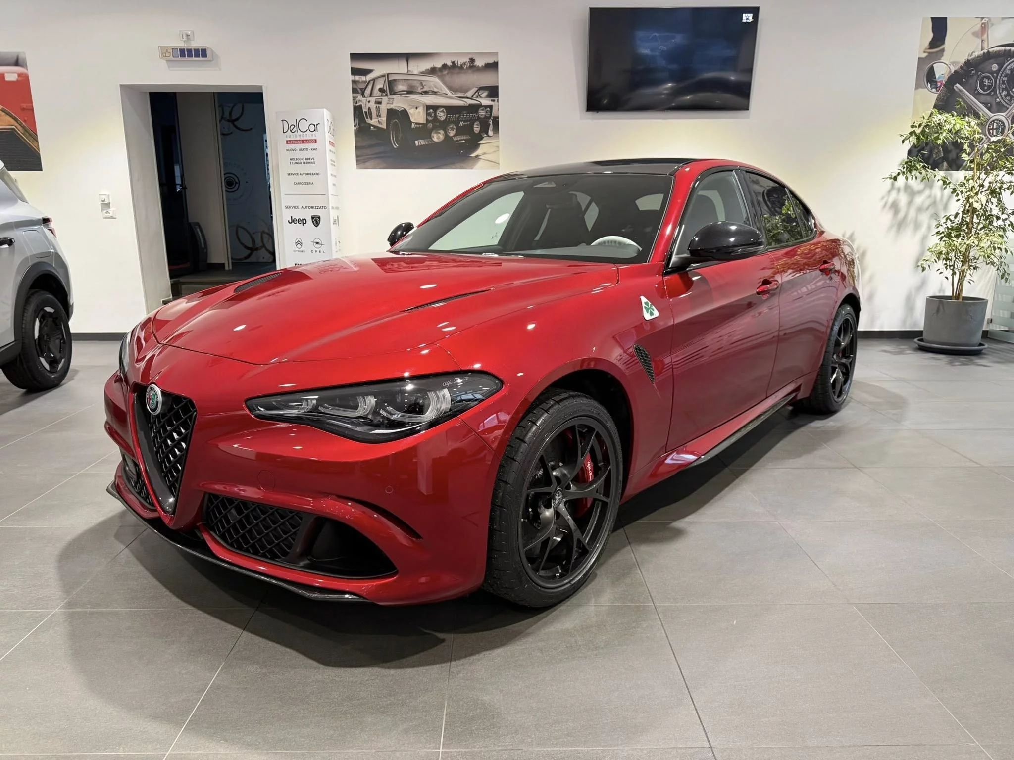 Alfa Romeo Giulia QUADRIFOGLIO 2.9 V6 BI-TURBO 2026 — foto 1 di 24