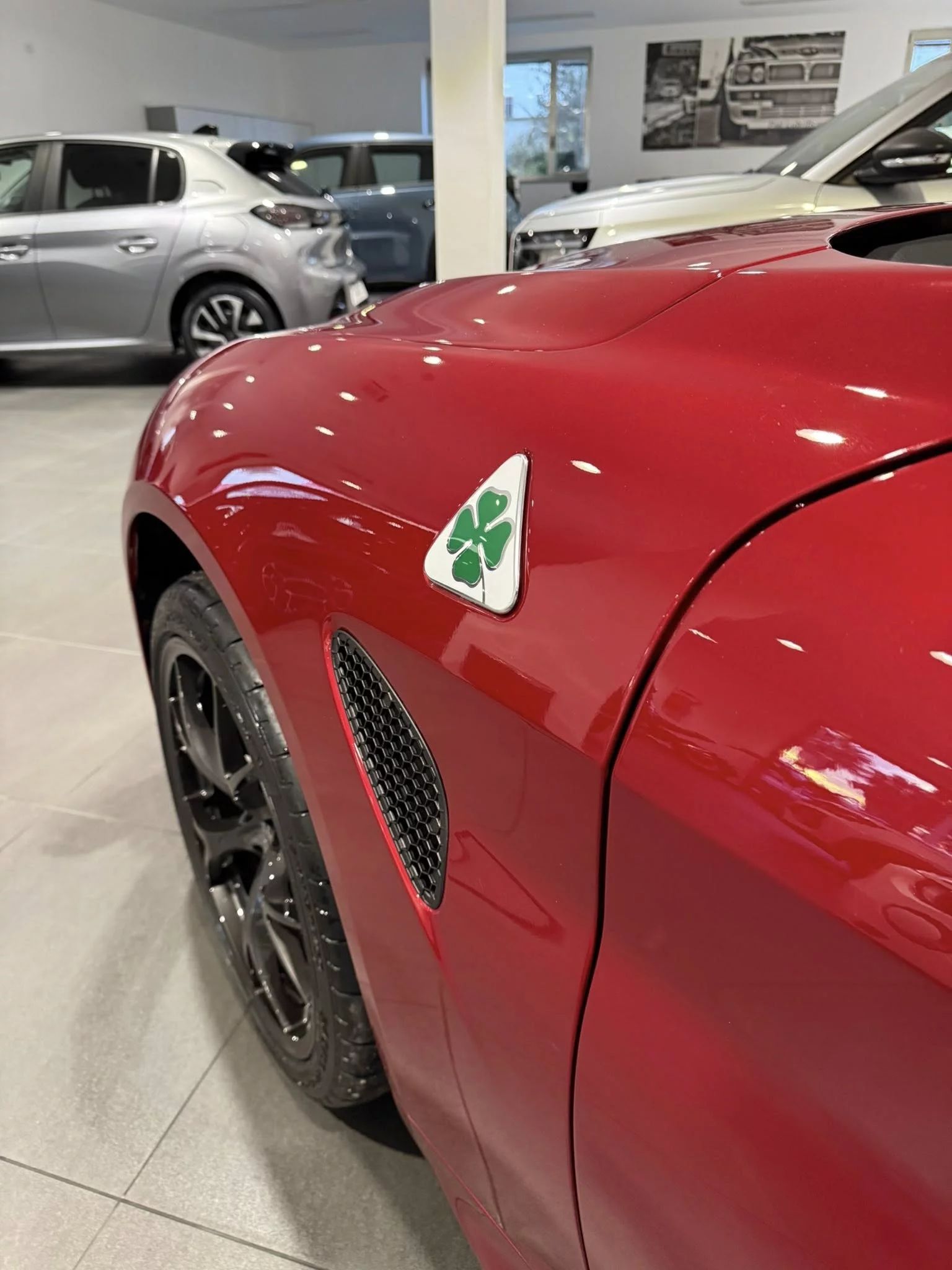 Alfa Romeo Giulia QUADRIFOGLIO 2.9 V6 BI-TURBO 2026 — foto 23 di 24