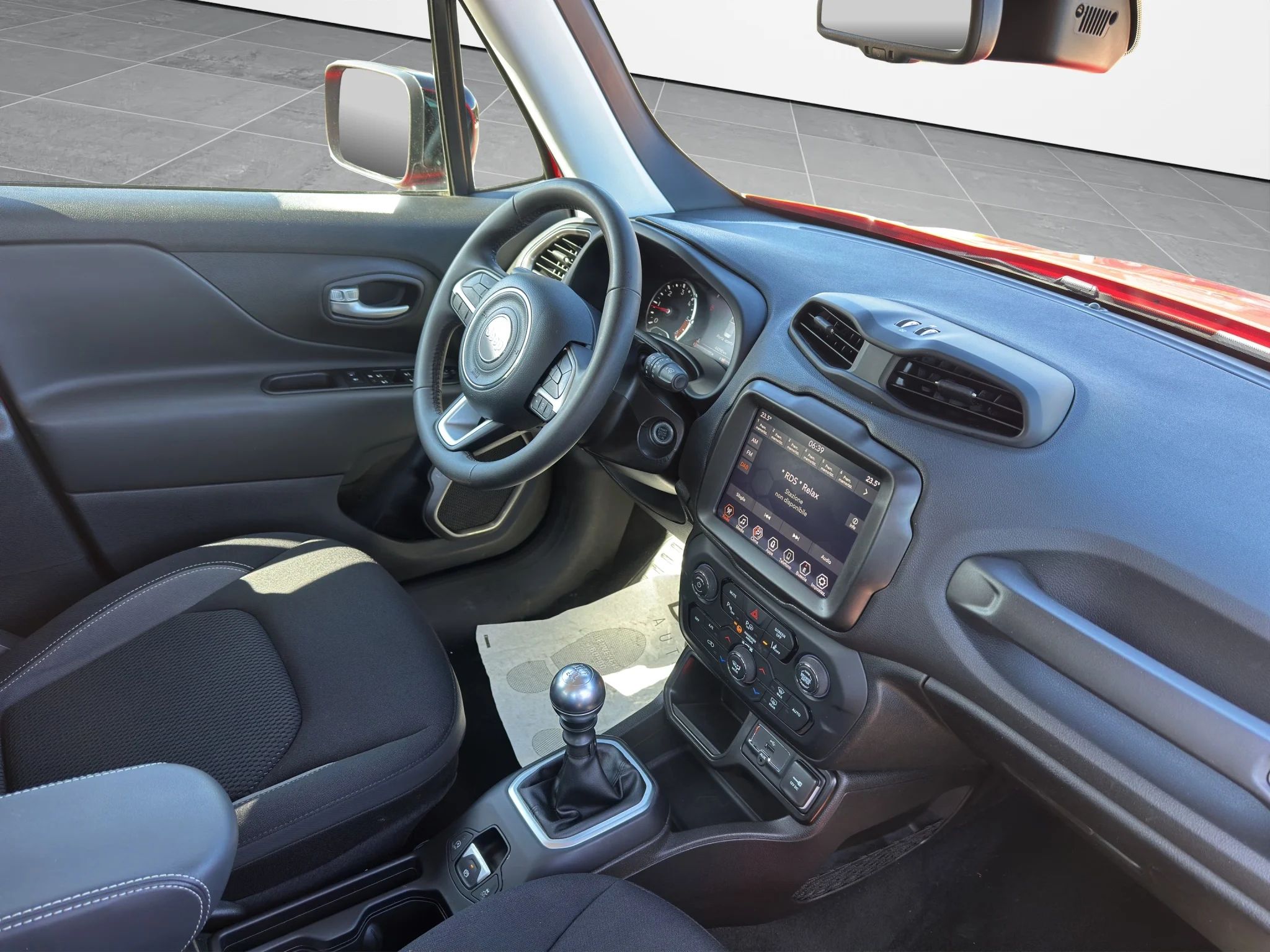 Jeep Renegade 1.6 MJT LIMITED 2023 — foto 17 di 21