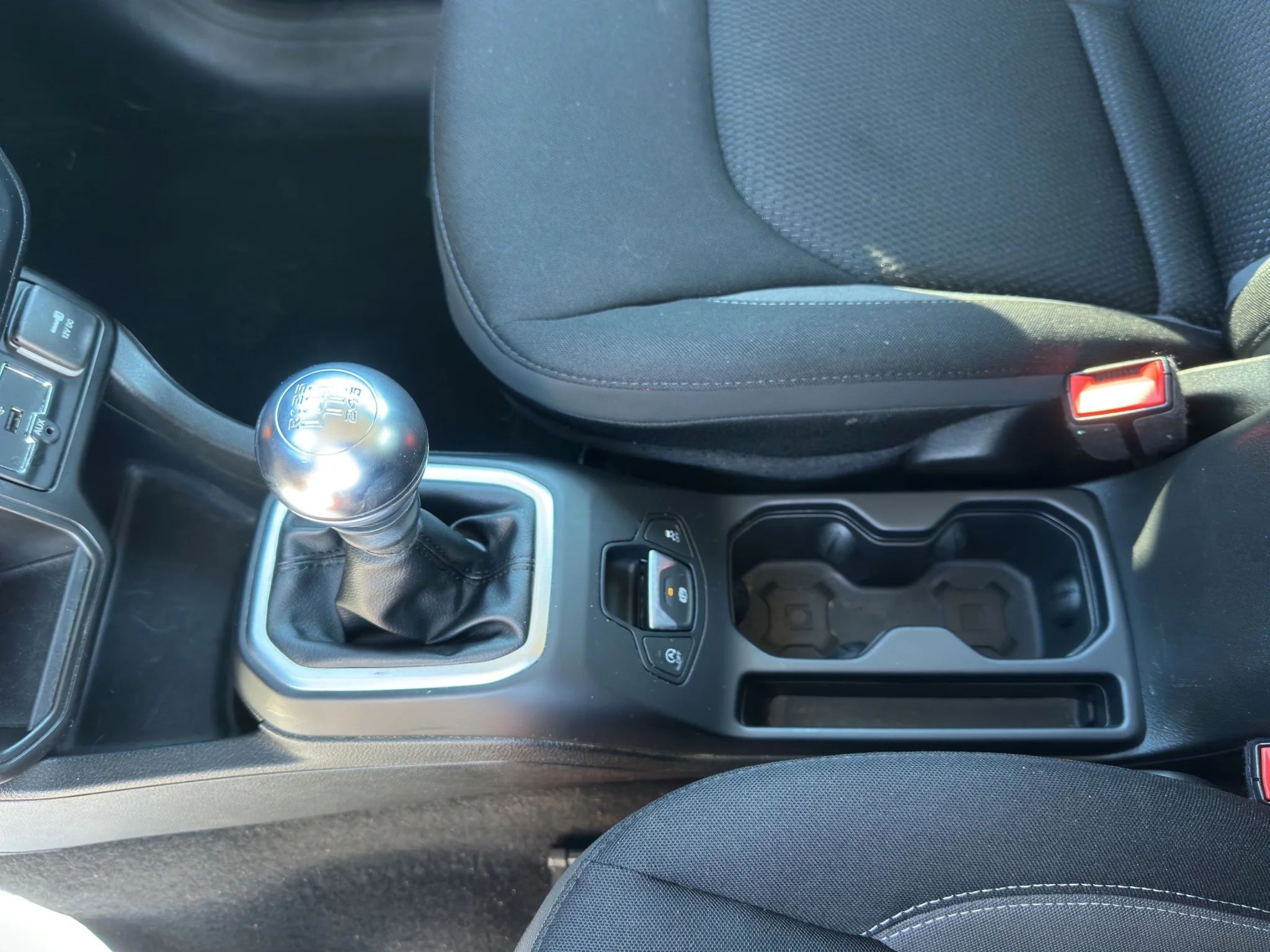 Jeep Renegade 1.6 MJT LIMITED 2023 — foto 16 di 21
